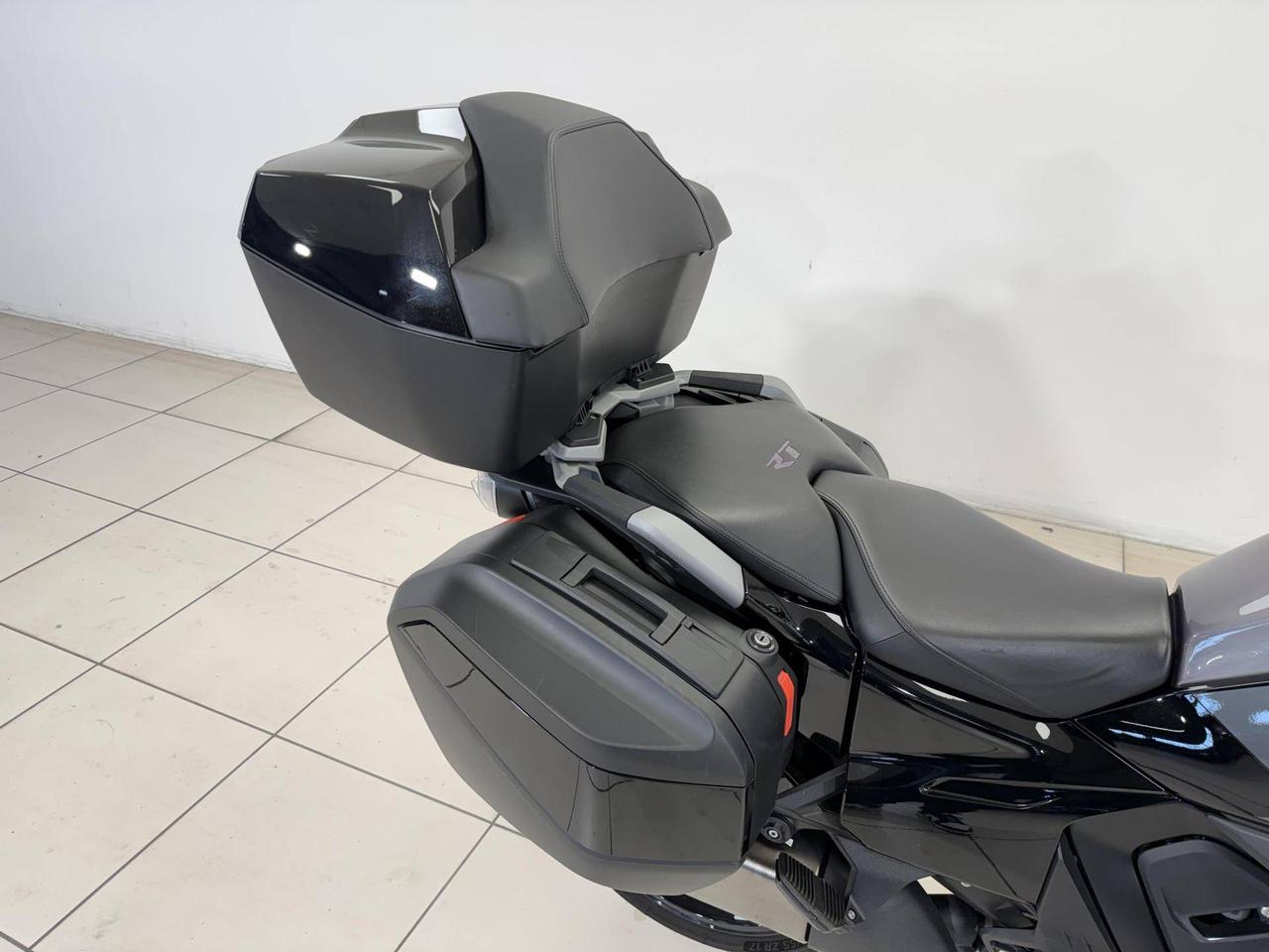 BMW R 1300 RT Triple Black ASA