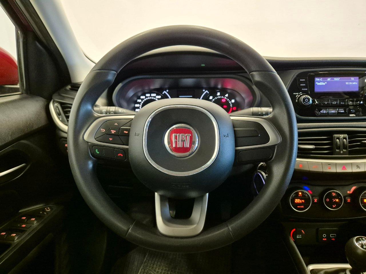 Fiat Tipo 4p 1.4 Opening Edition 95cv - UNIPROPRIETARIO - NEOPATENTATI - Sens. Park. - Bluetooth - Clima
