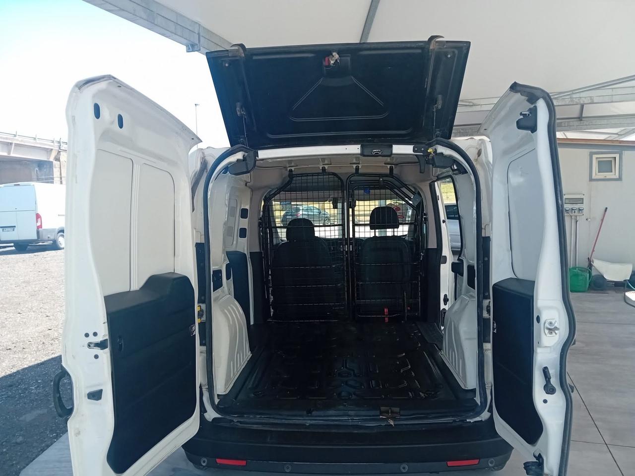 Fiat Doblo Doblò 1.6 MJT 105CV PL-TN Cargo Maxi Lamierato SX