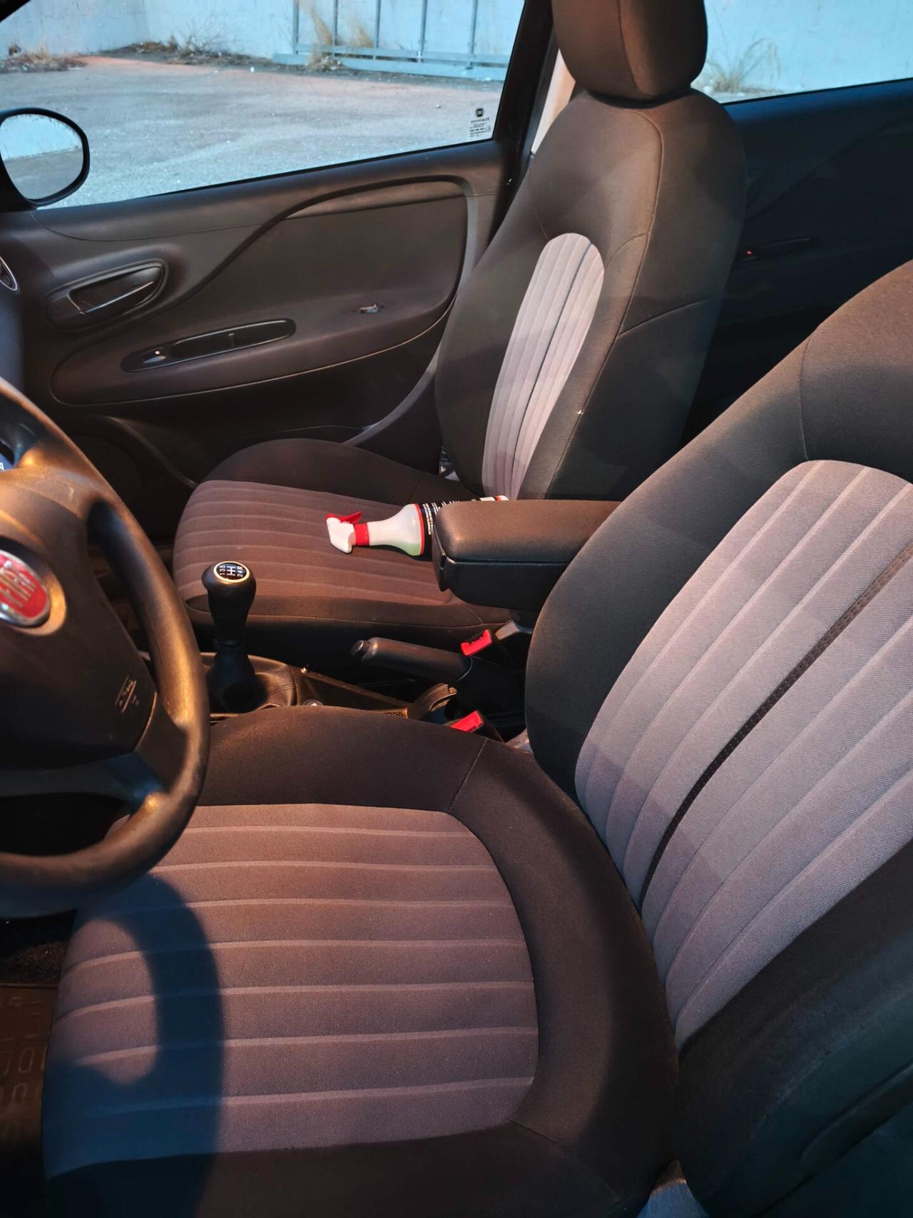 Fiat Punto 1.3 MJT II S&S 95 CV 5 porte Street(12 mesi di garanzia)