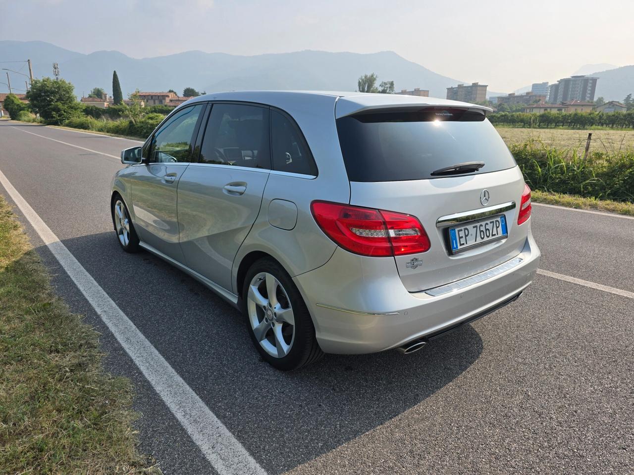MERCEDES B180 PREMIUM AUTOMATIC