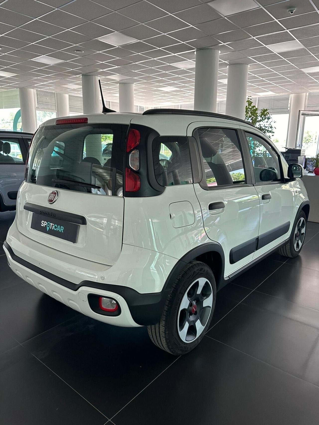 New Panda Cross 2023 full km 0 aziend