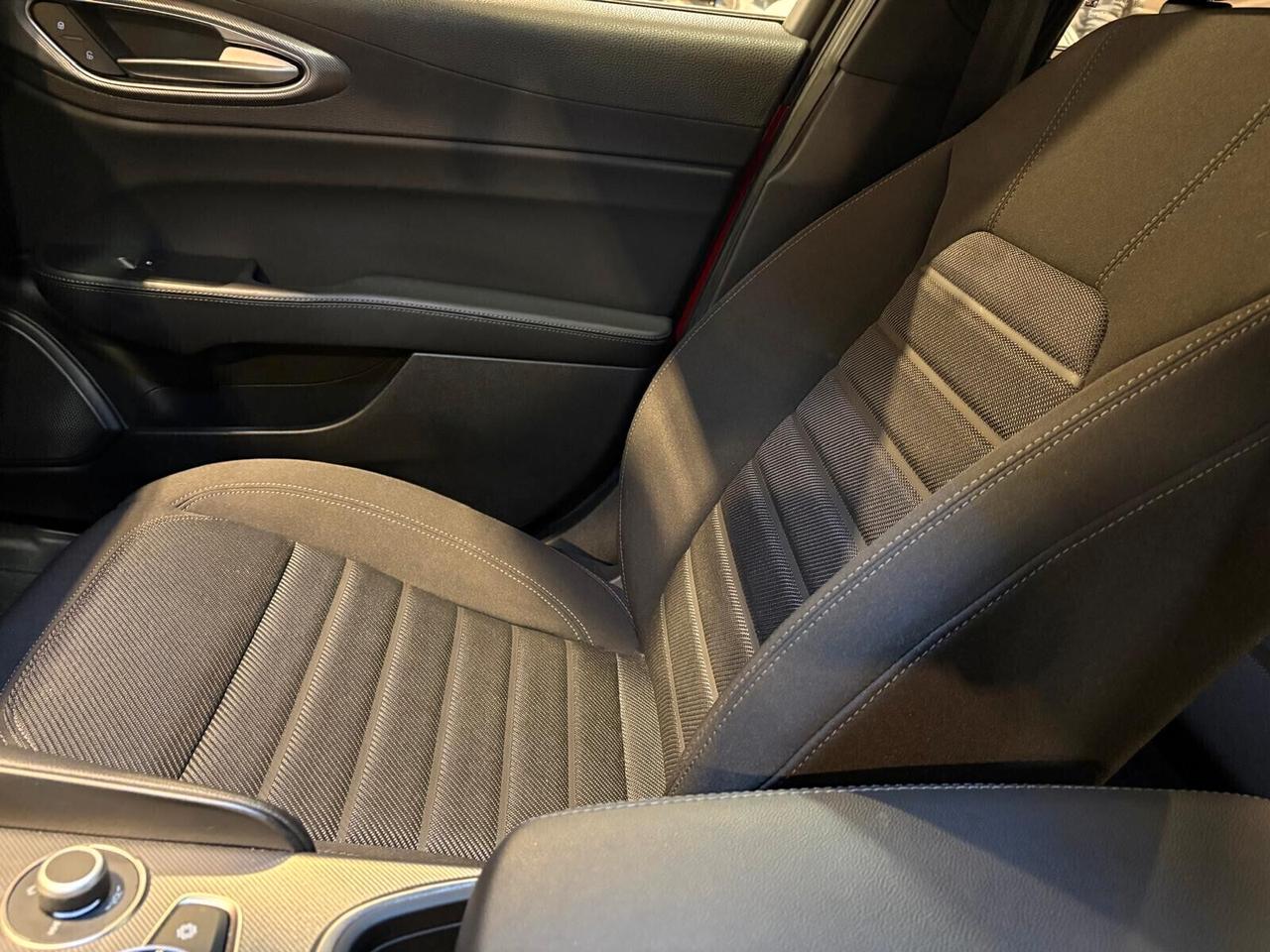 Alfa Romeo Giulia SPRINT 2.0 Turbo 280 CV AT8 AWD Q4 SPOTICAR