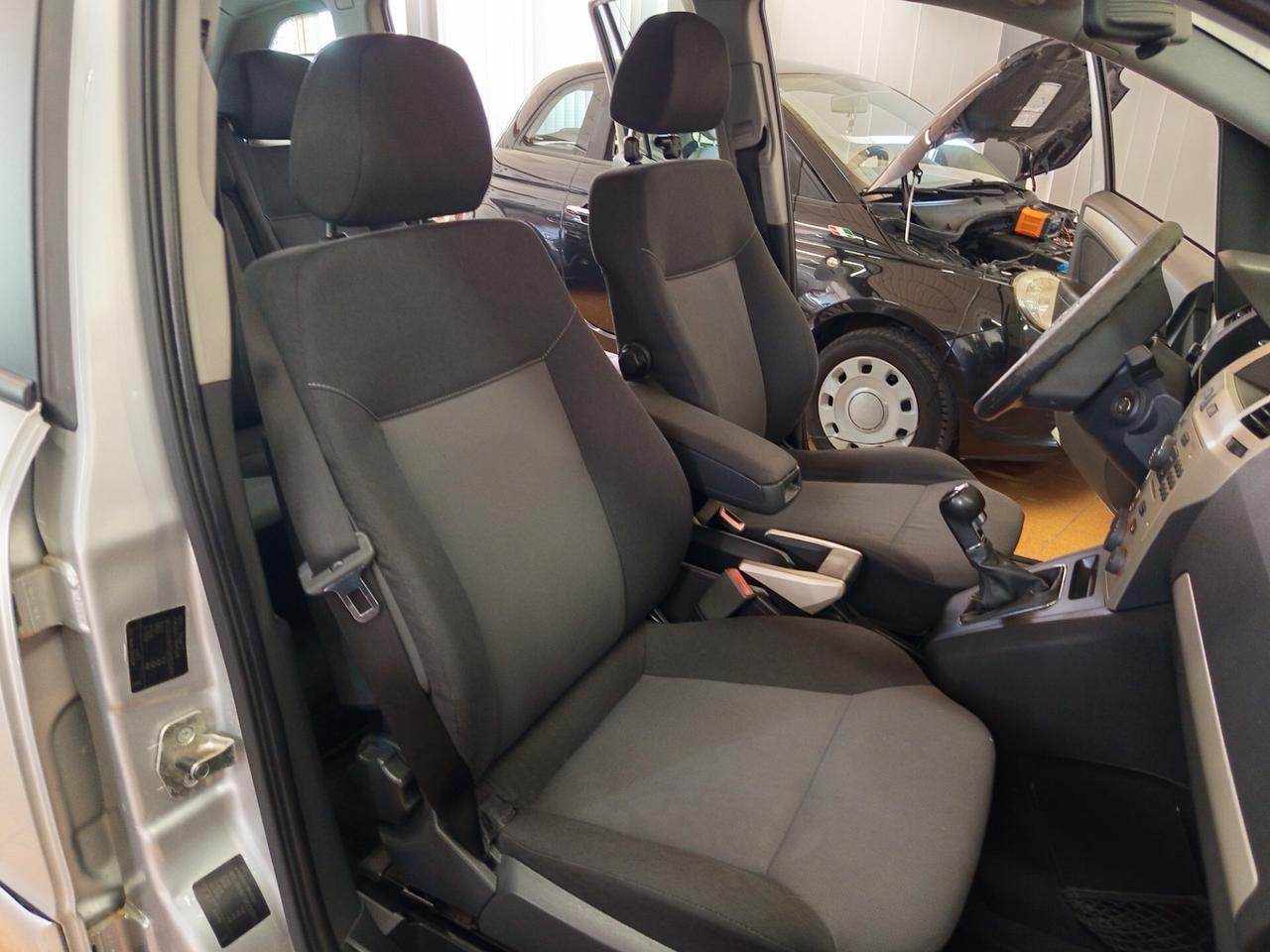 Opel Zafira 7 posti, 133 Mila chilometri ok neopatentati