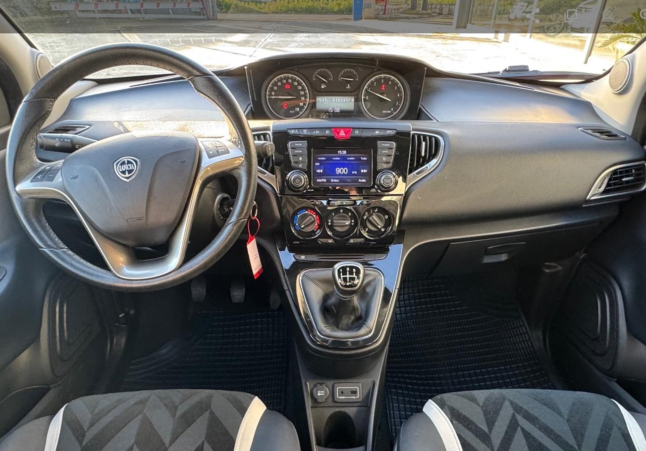 Lancia Ypsilon 1.2 69 CV 5 porte Gold