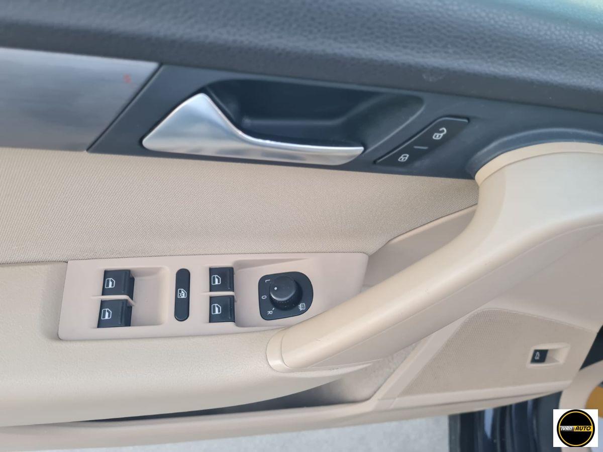 VOLKSWAGEN Passat Variant 2.0 TDI Highline BlueM.Tech.