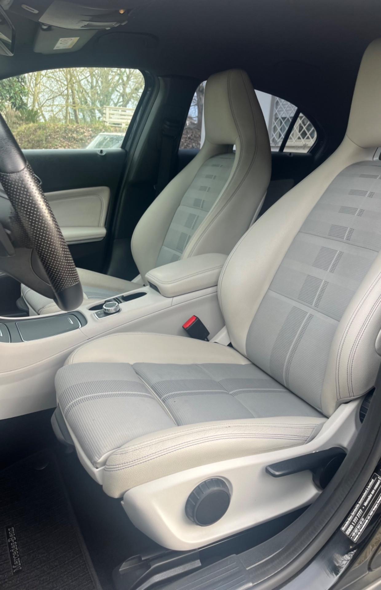 MERCEDES A 180 PREMIUM RESTYLING AUTOMATIC