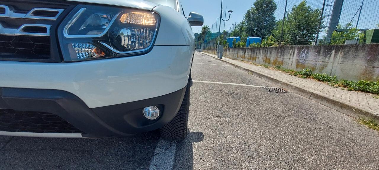 DUSTER 1,6 GPL DI SERIE CASA MADRE NAVIGATORE TELEFONO SENSORI FULL FULL 110 CV