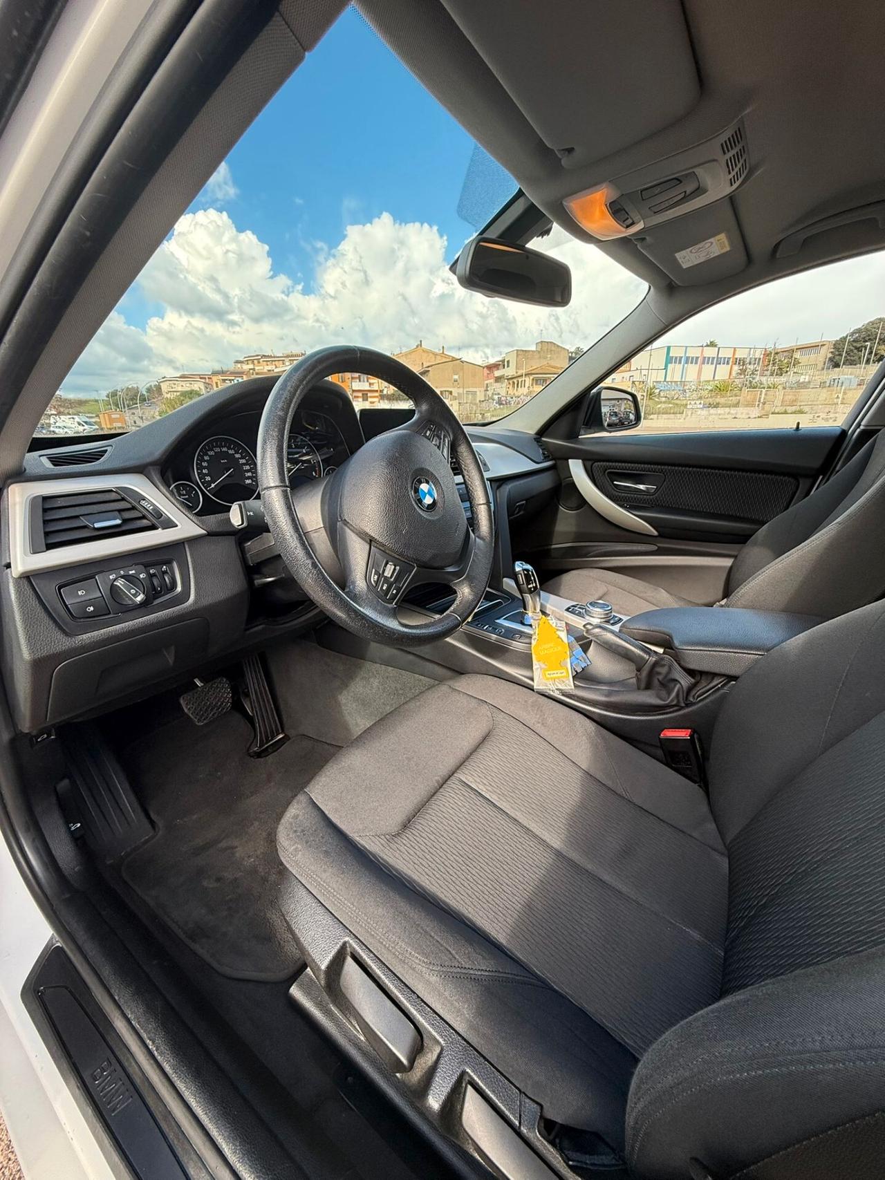 BMW 318d 2.0 • 150CV • AUTOMATICA • 2018