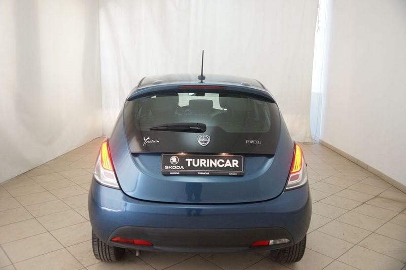 Lancia Ypsilon 1.0 FireFly 5 porte S&S Hybrid Silver