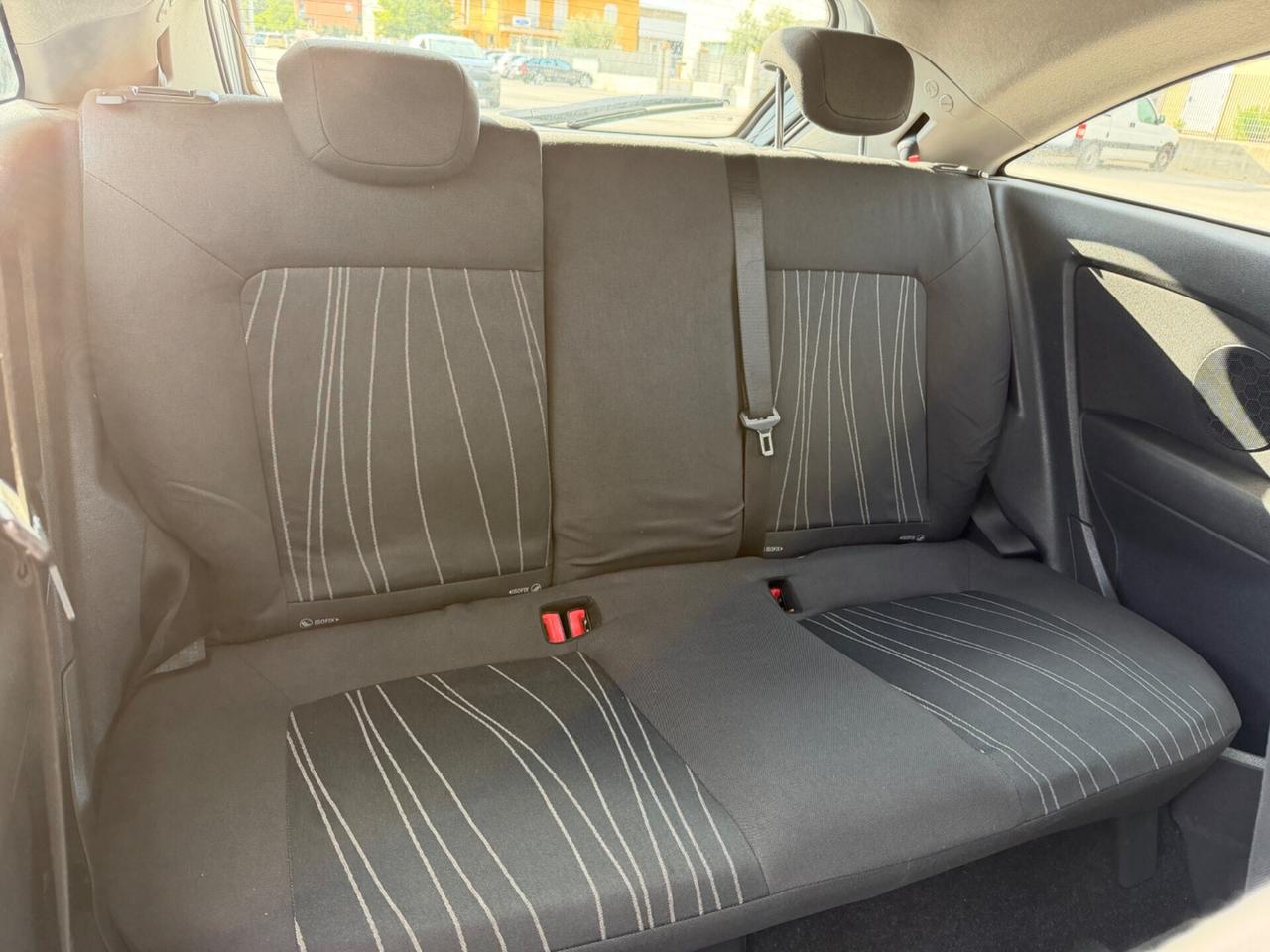 Opel Corsa 1.2 3 porte