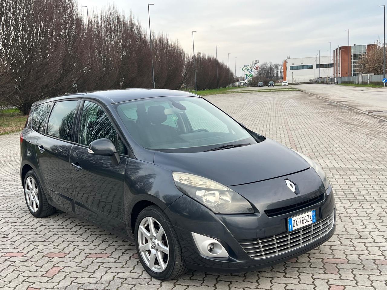 Renault Scenic Grand Scénic 1.9 dCi/130CV Serie Speciale
