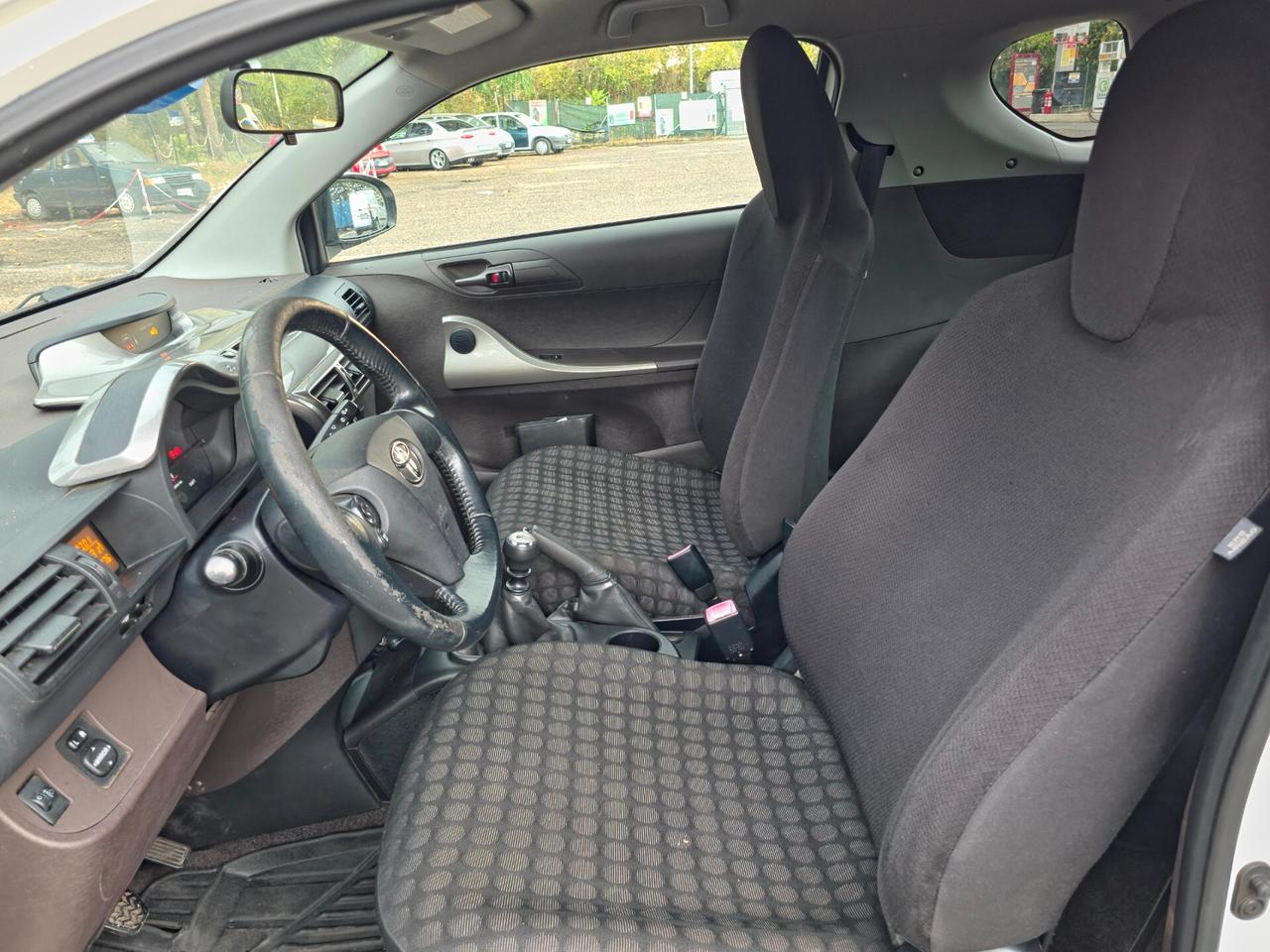 Toyota iQ 1.0 Sol CV-68 E4 Manuale NEO 2010