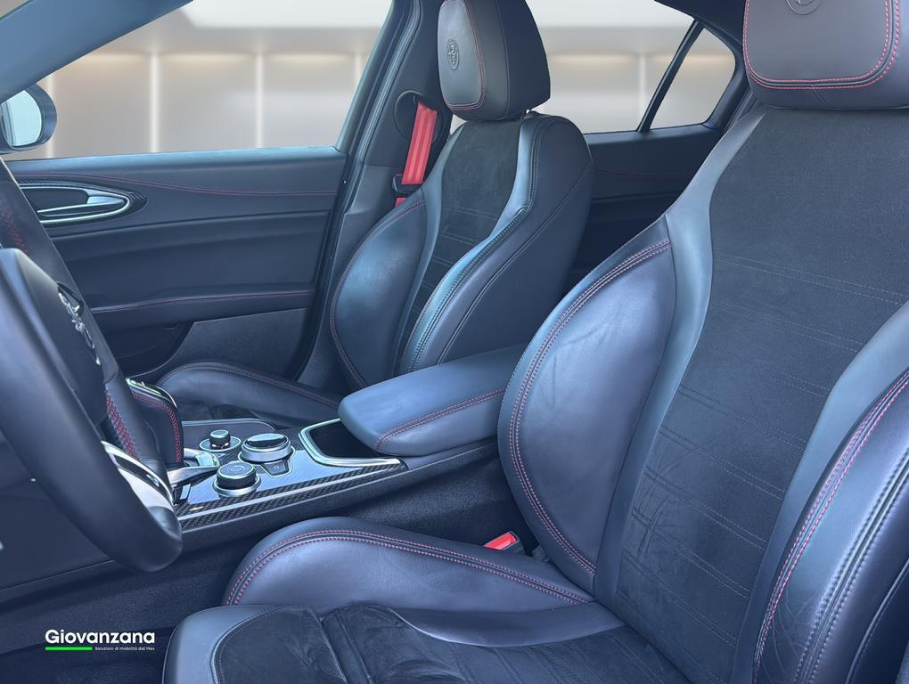 Alfa Romeo Giulia Giulia 2.9 V6 Quadrifoglio 510cv auto SCARICO AKRAPOVIC