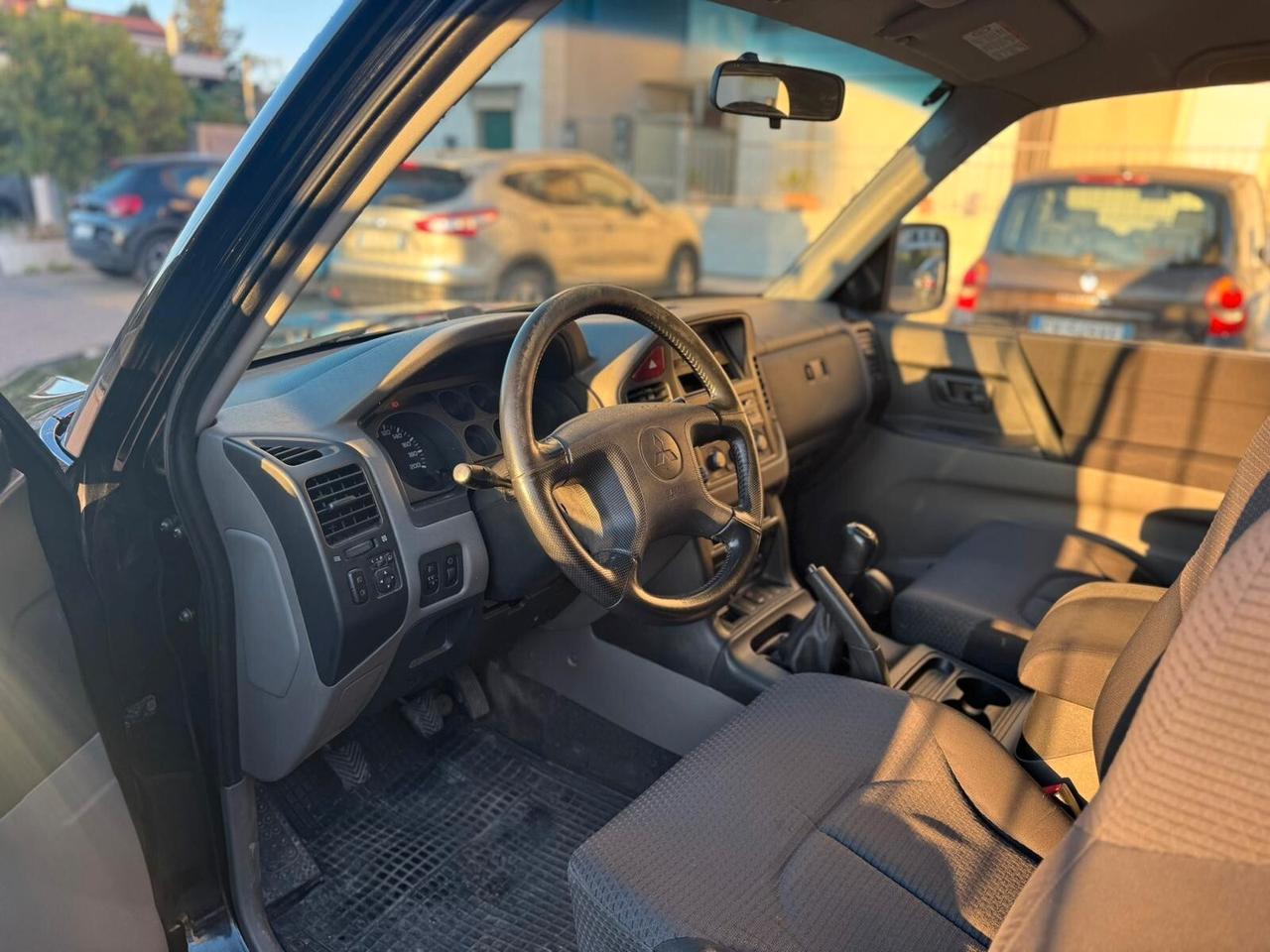 Mitsubishi Pajero 3.2 DI-D 16V 3p. Intense 170 CV