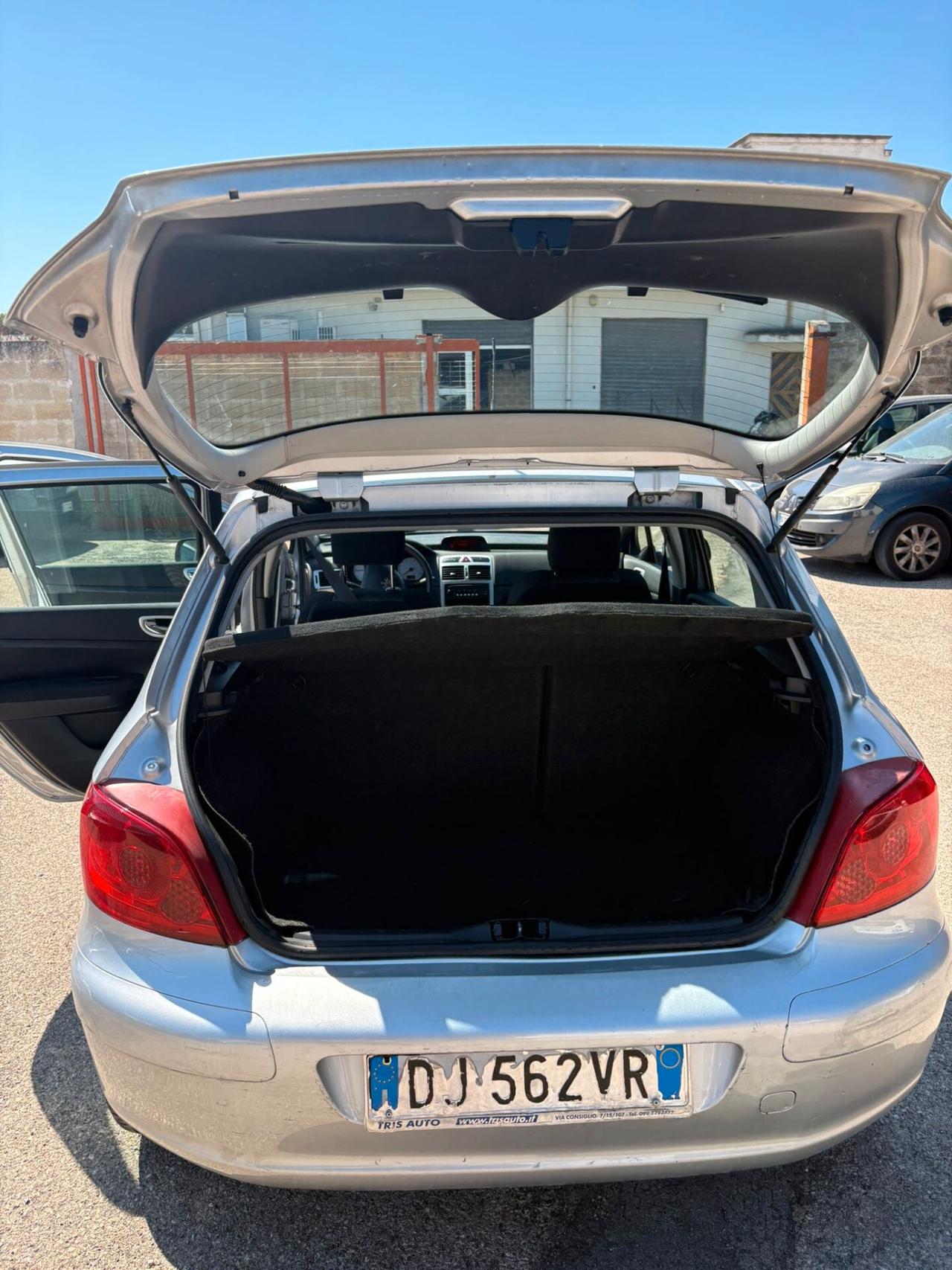 Peugeot 207 1.4 HDi 70CV 5p. X Line