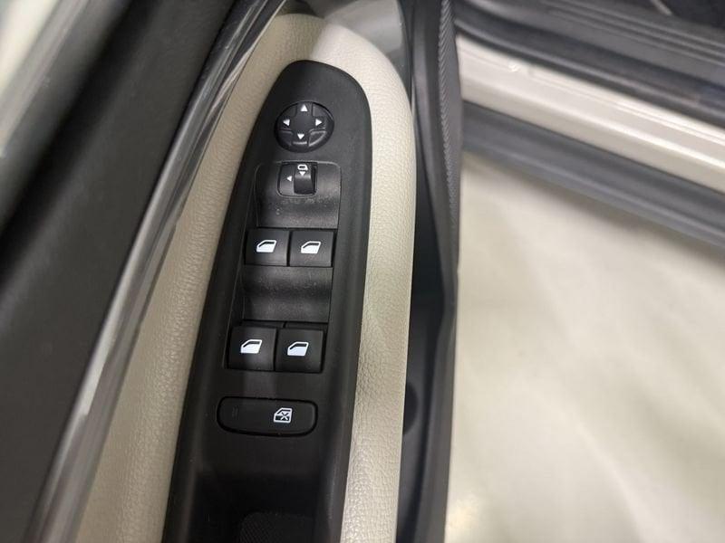 FIAT 600 600 1.2 hybrid La Prima Automatica