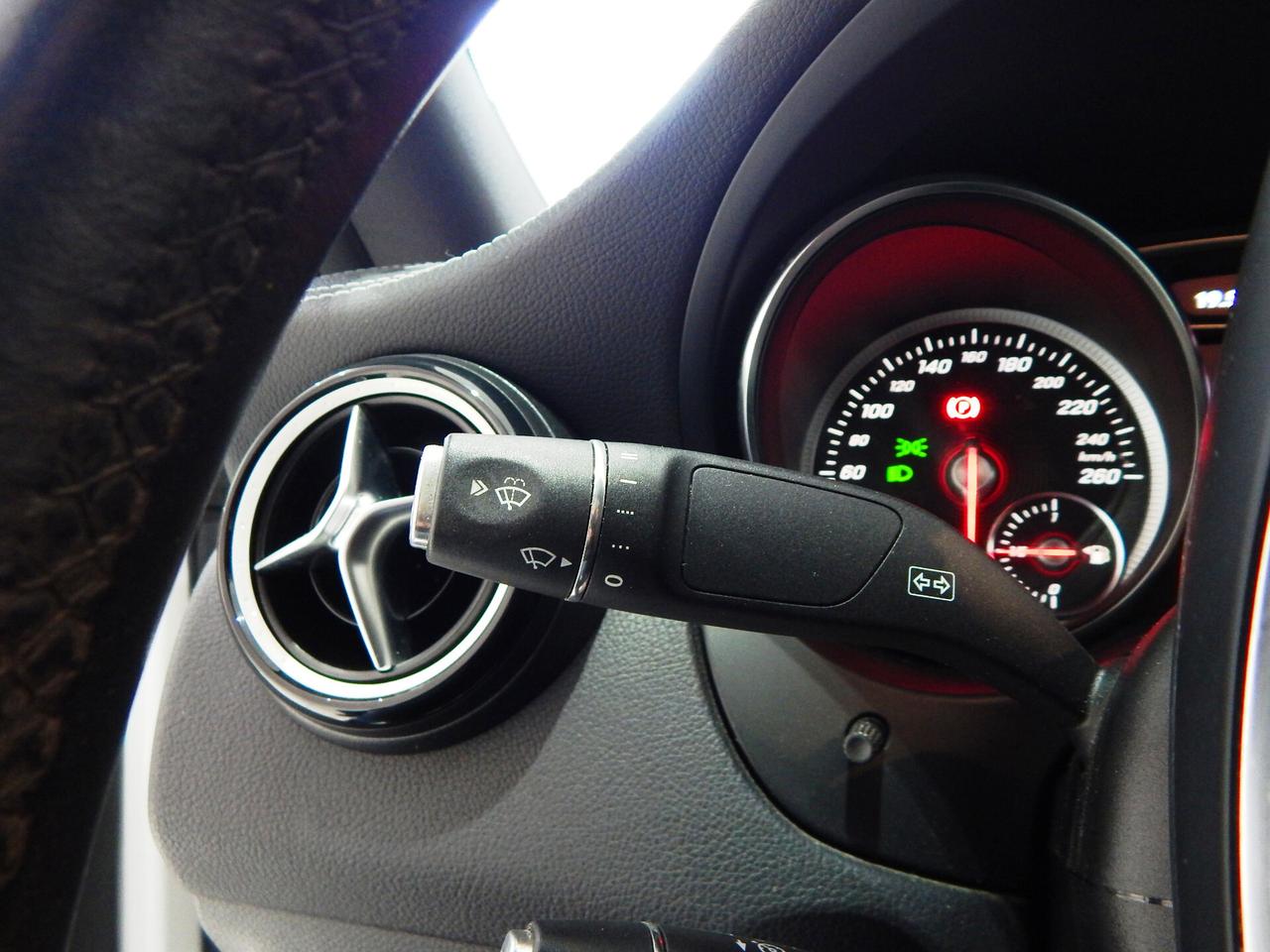 Mercedes-benz CLA 220 d Premium AMG 4matic Aut TETTO-NAVI-PELLE-PARK-LED