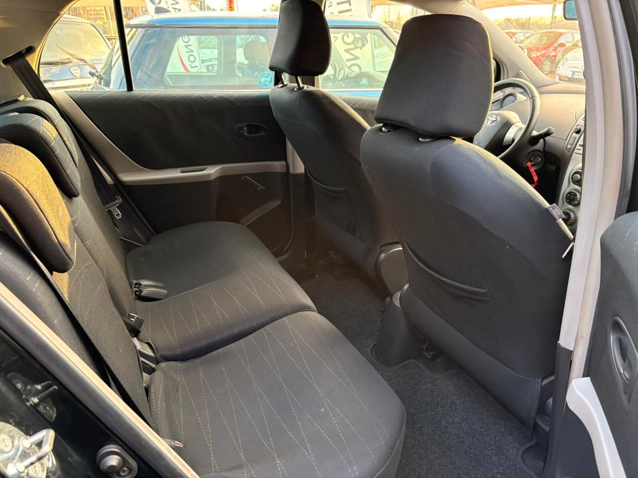 Toyota Yaris 1.0 5 porte