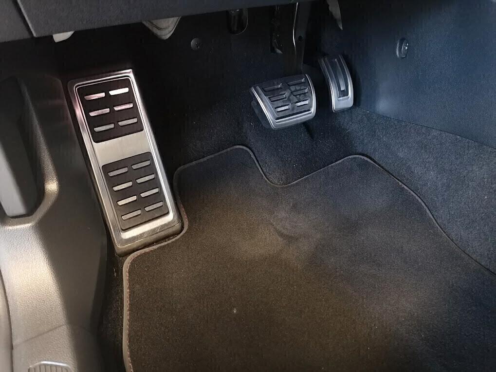 Volkswagen Golf GTI 2.0 TSI DSG