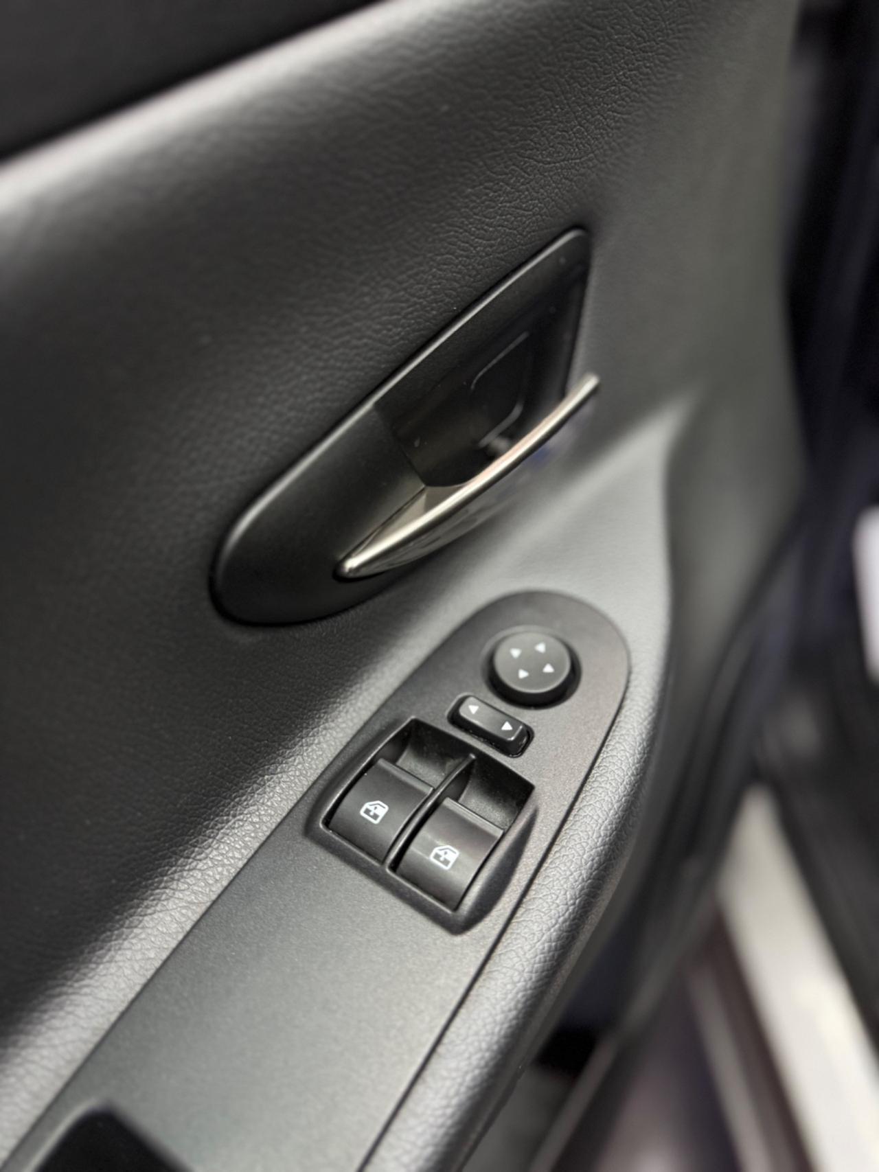 Lancia Ypsilon 1.2 GPL Ecochic Silver 2013