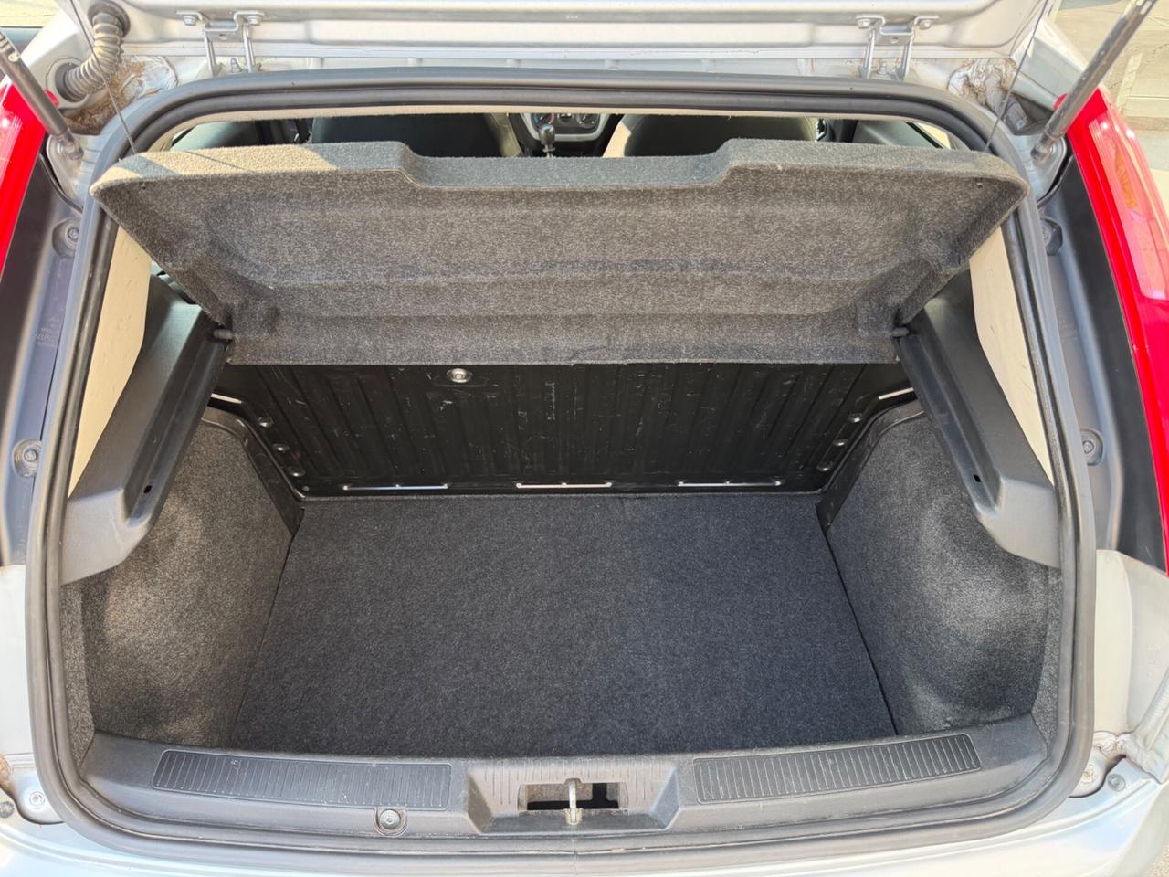 Fiat Grande Punto 1.4 5 p- adatta ai neopatentati