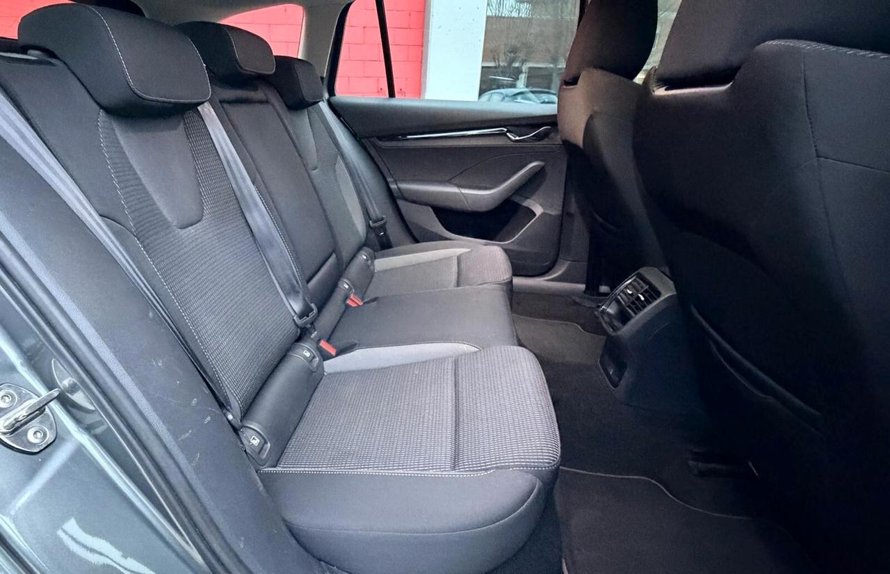 Skoda Octavia 2.0 TDI EVO SCR DSG Wagon Sportline