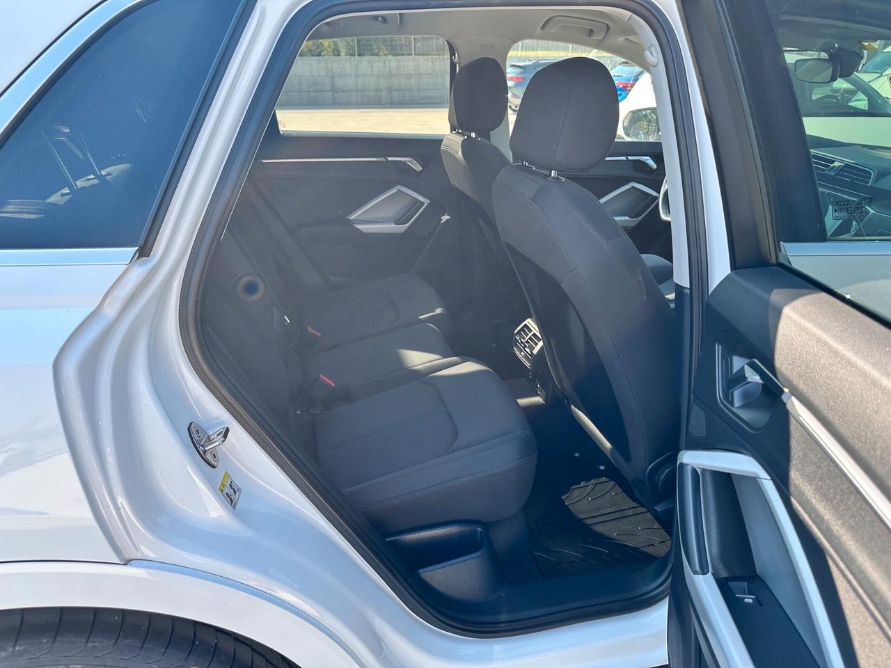 Audi Q3 35 TDI S tronic Business Advanced