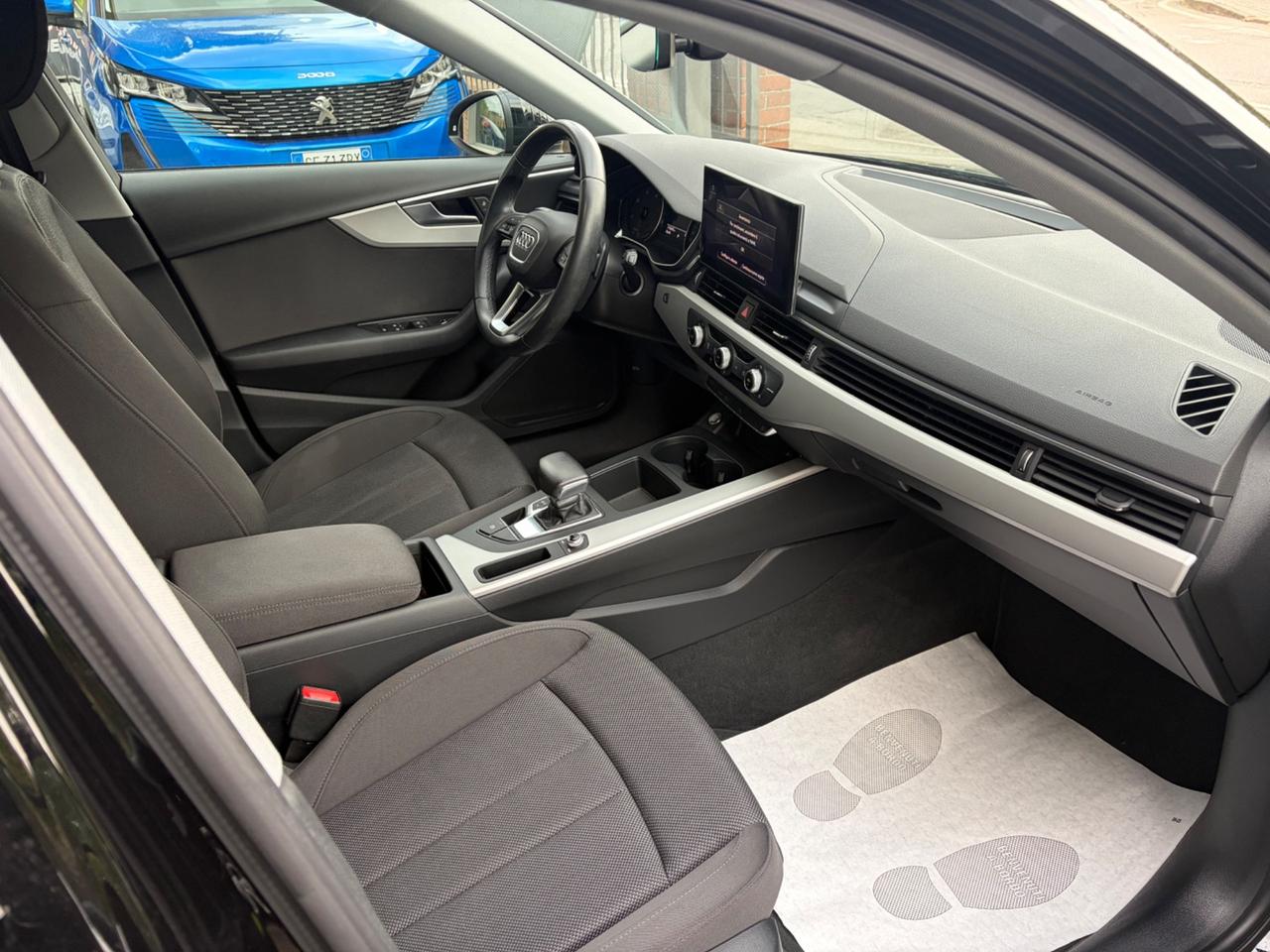 Audi A4 Avant 30 TDI/136 CV S tronic Business Advanced