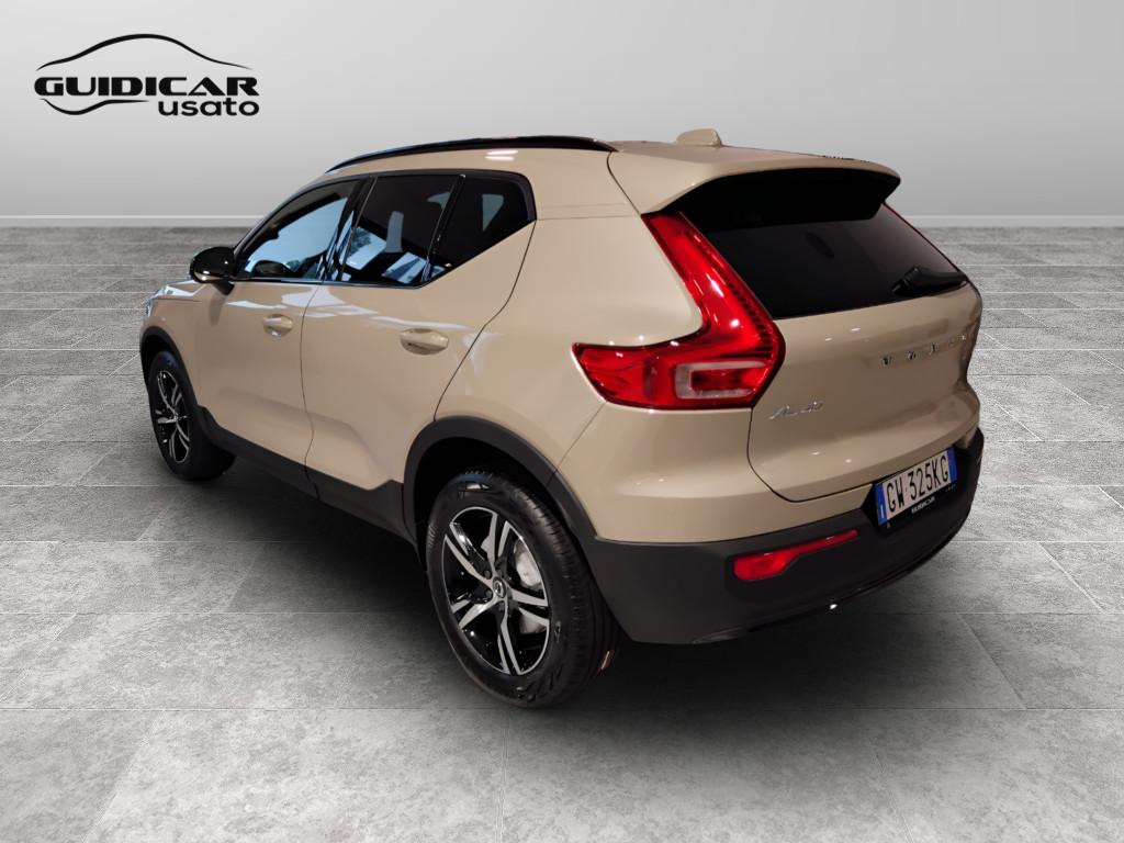 VOLVO XC40 PLUS DARK B3 AUT