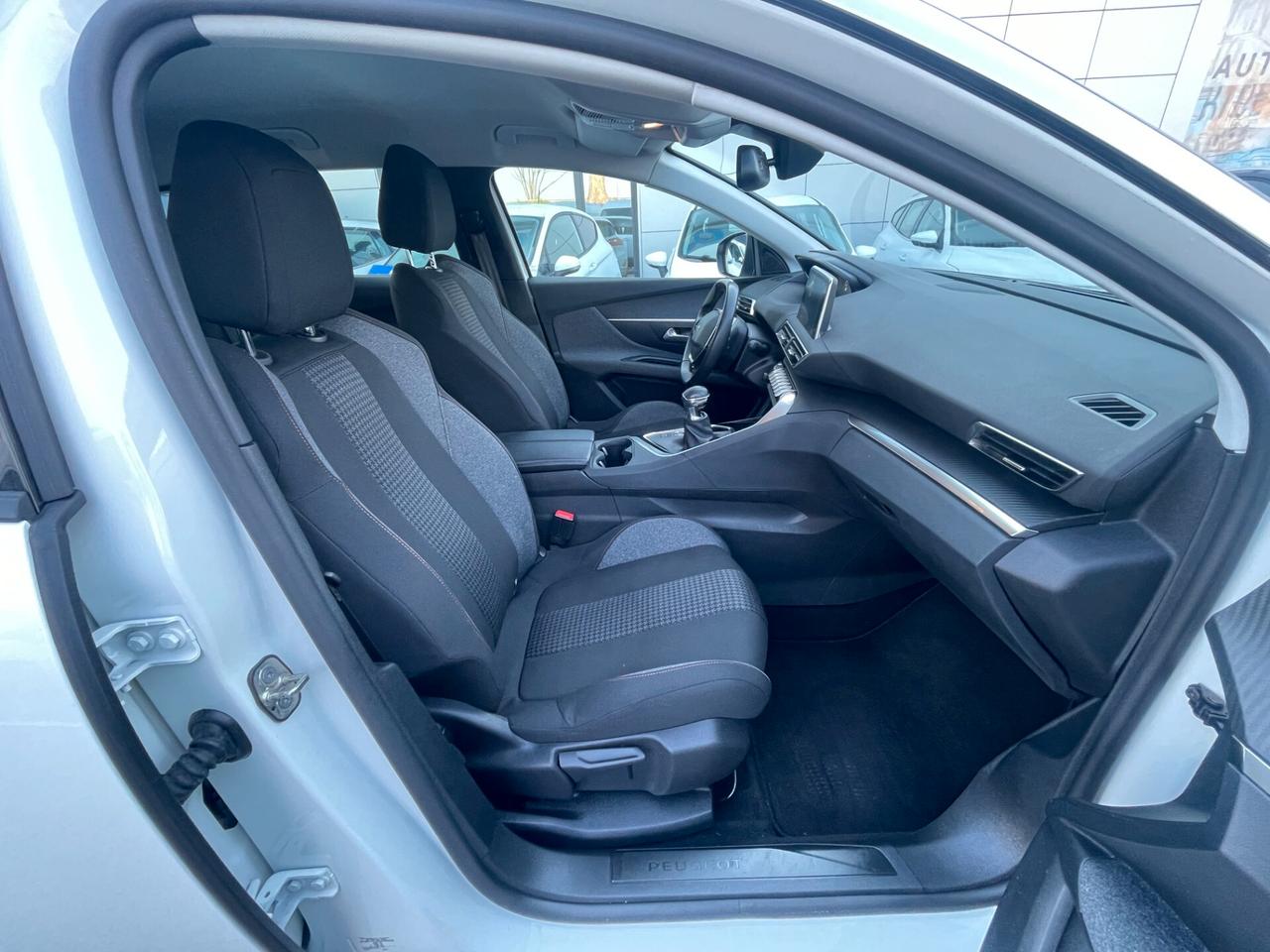 Peugeot 3008 BlueHDi 130 S&S Active Pack