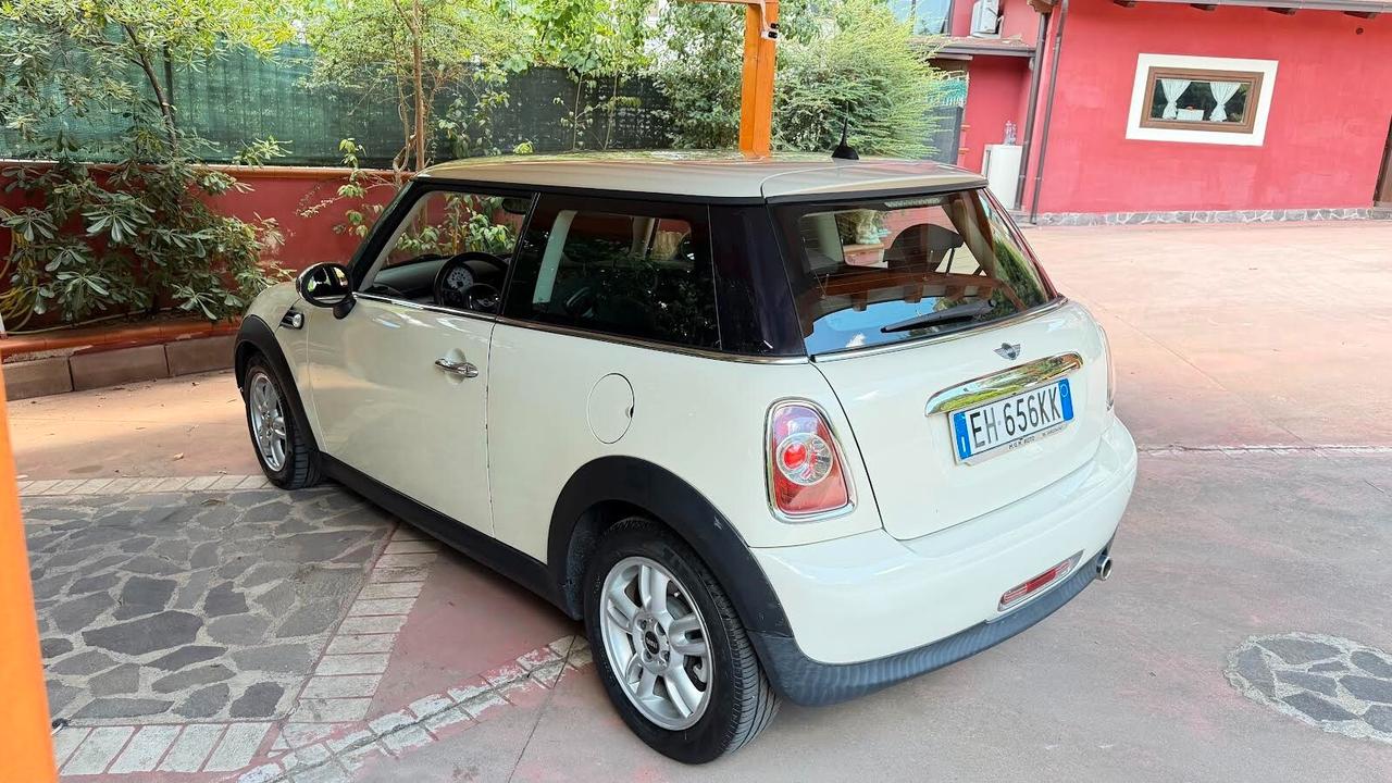 Mini 1.6 16V One (55kW)