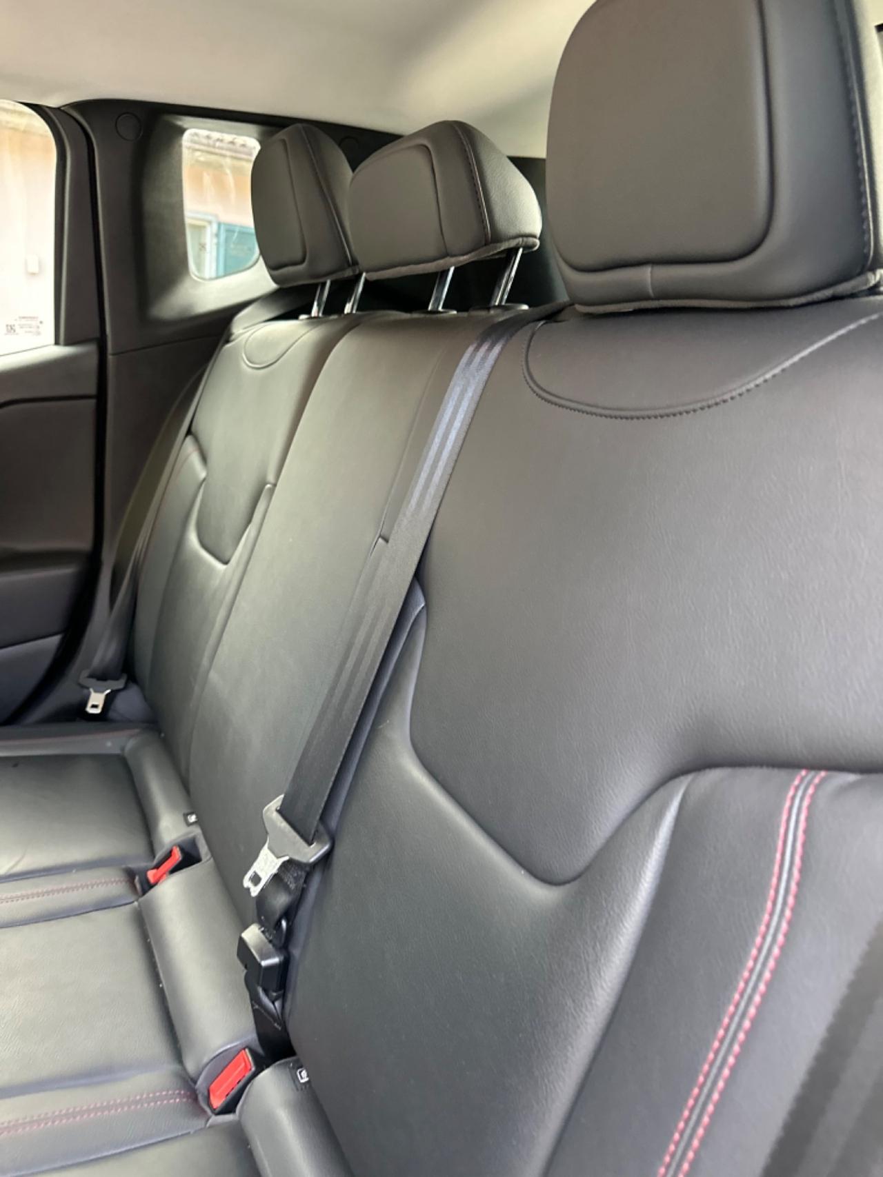 Jeep RENEGADE 2.0 MJT 4WD TRAILHAWK EU6B KMCERT