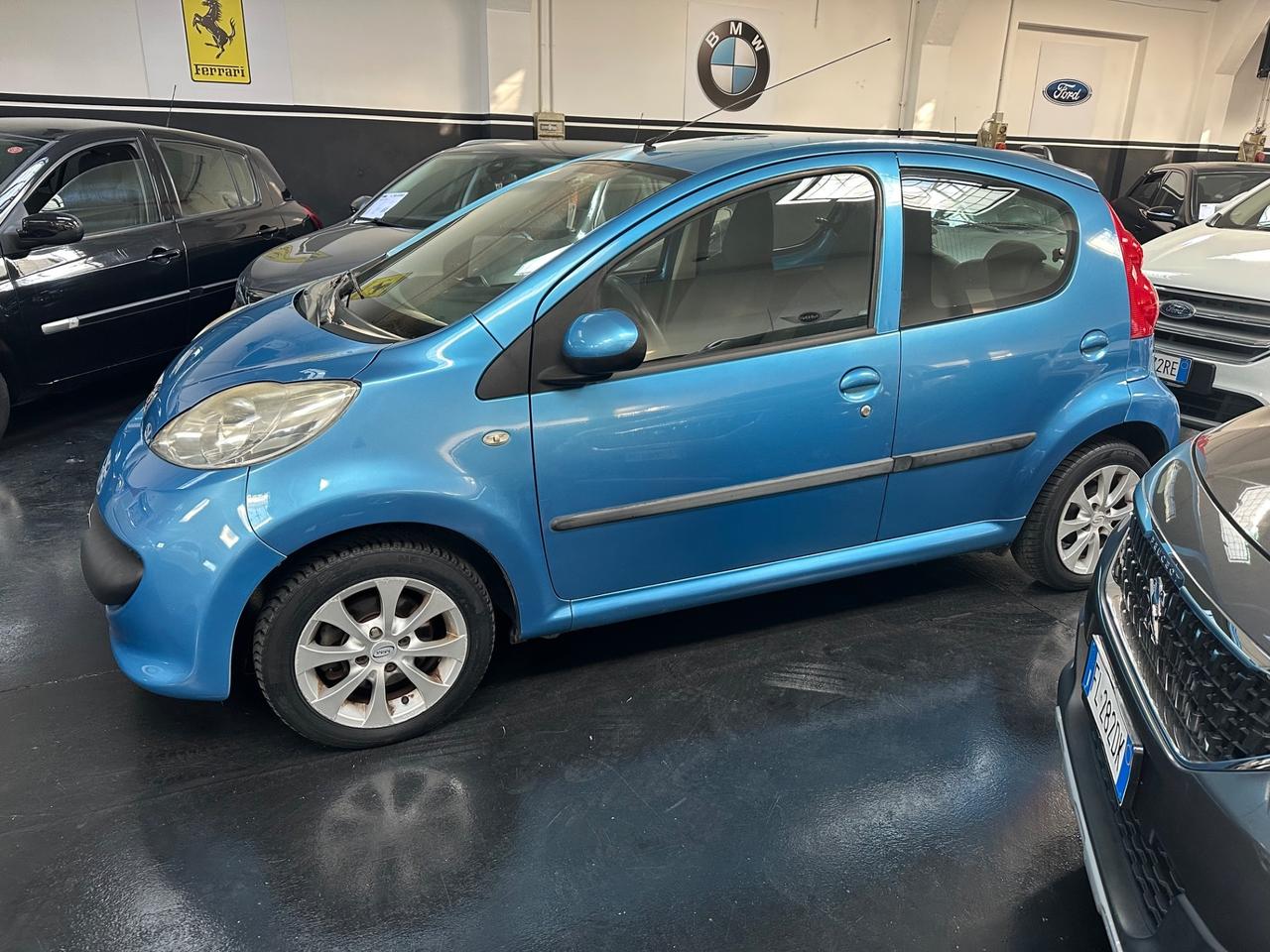 Peugeot 107 1.0 68CV 5p. Plaisir 2Tronic AUTOMATICO