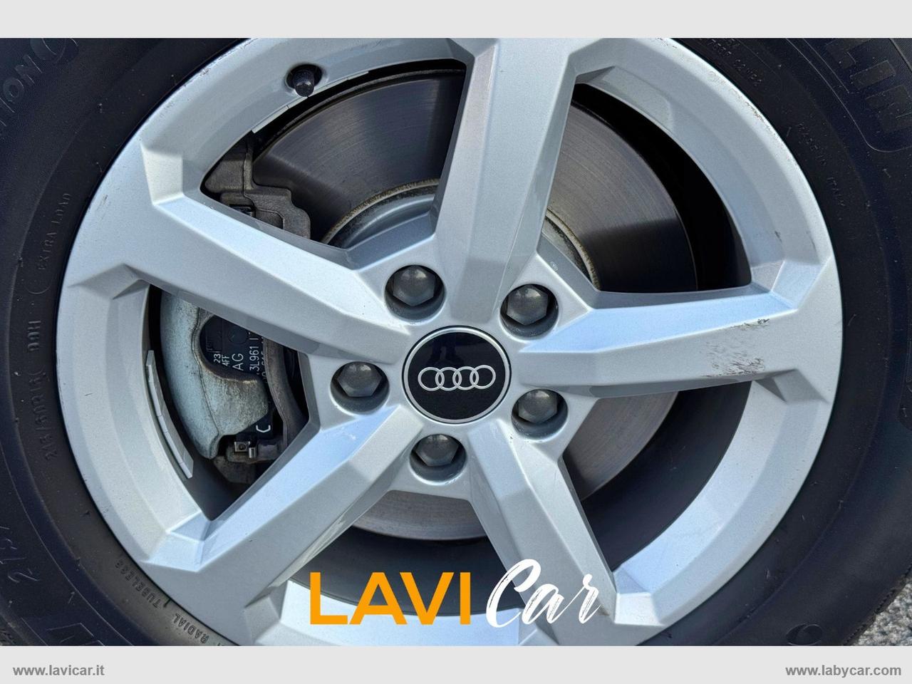 AUDI Q2 35 TDI quattro S tr. Identity Black