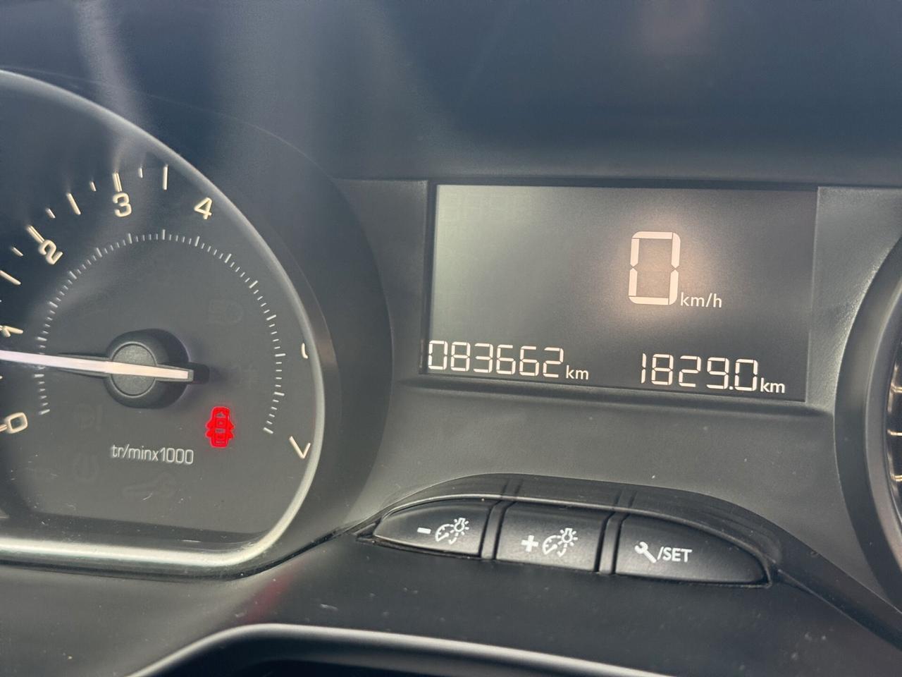 Peugeot 2008 PureTech 82 S&S Allure