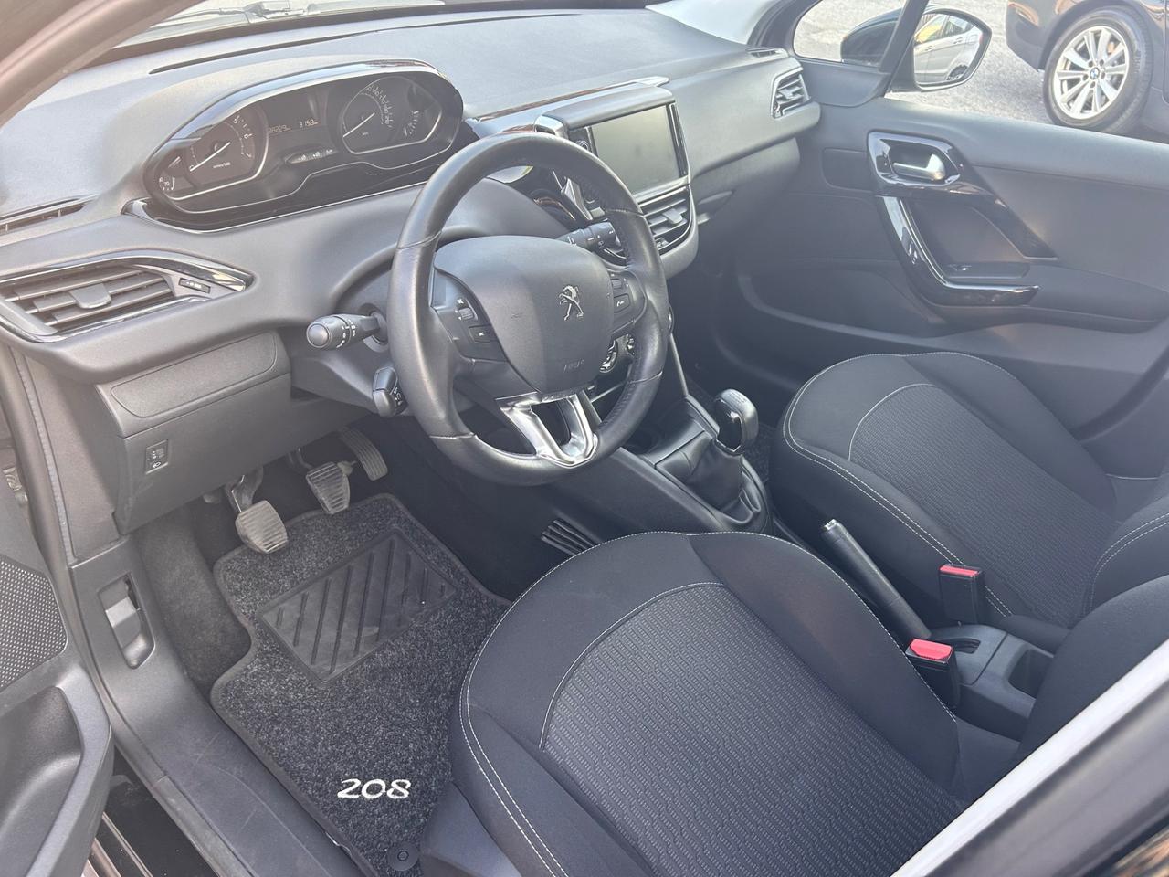 Peugeot 208 1200 85cv 89000 km ALLURE euro6B
