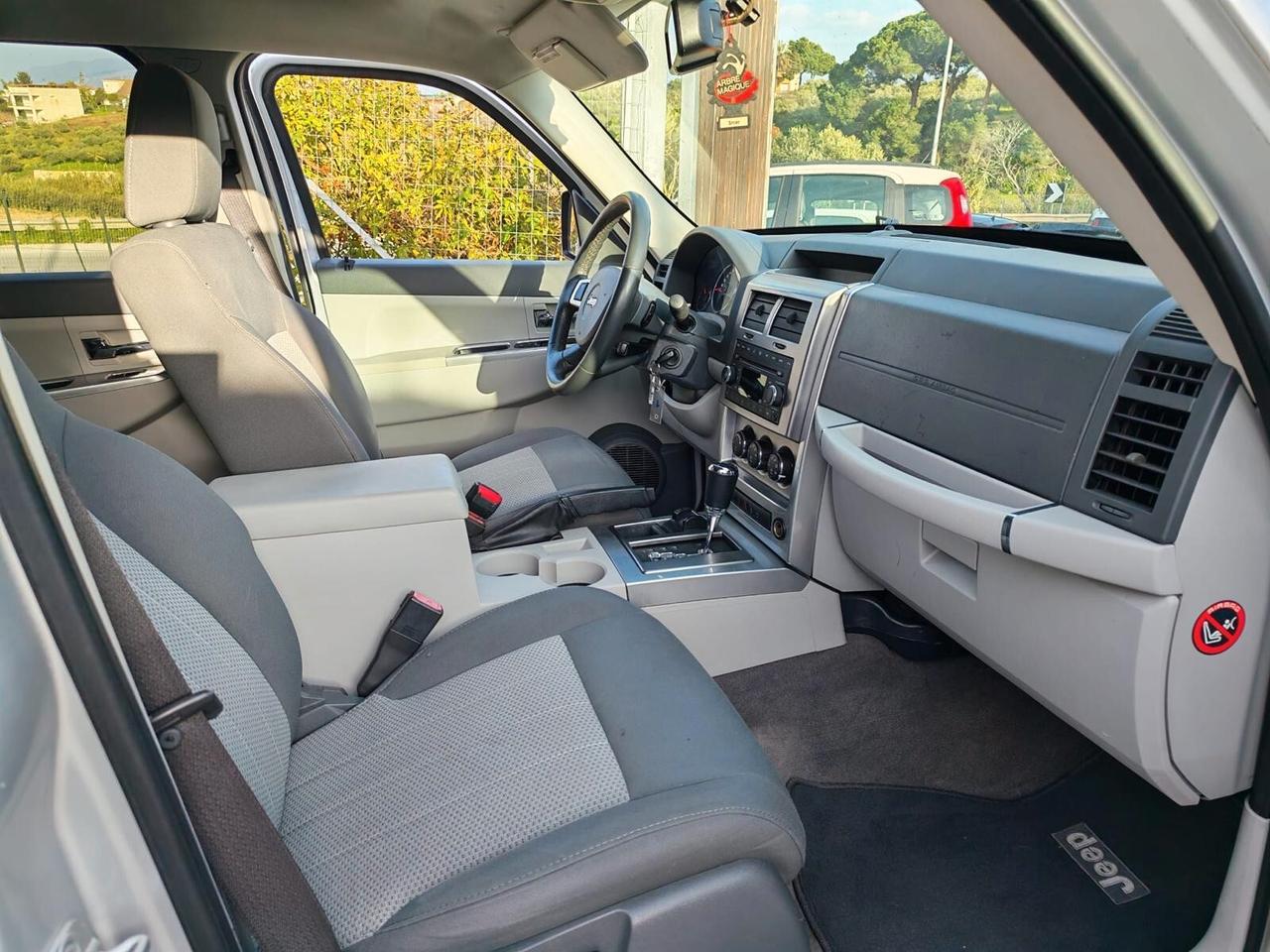 Jeep Cherokee 2.8 CRD DPF Sport