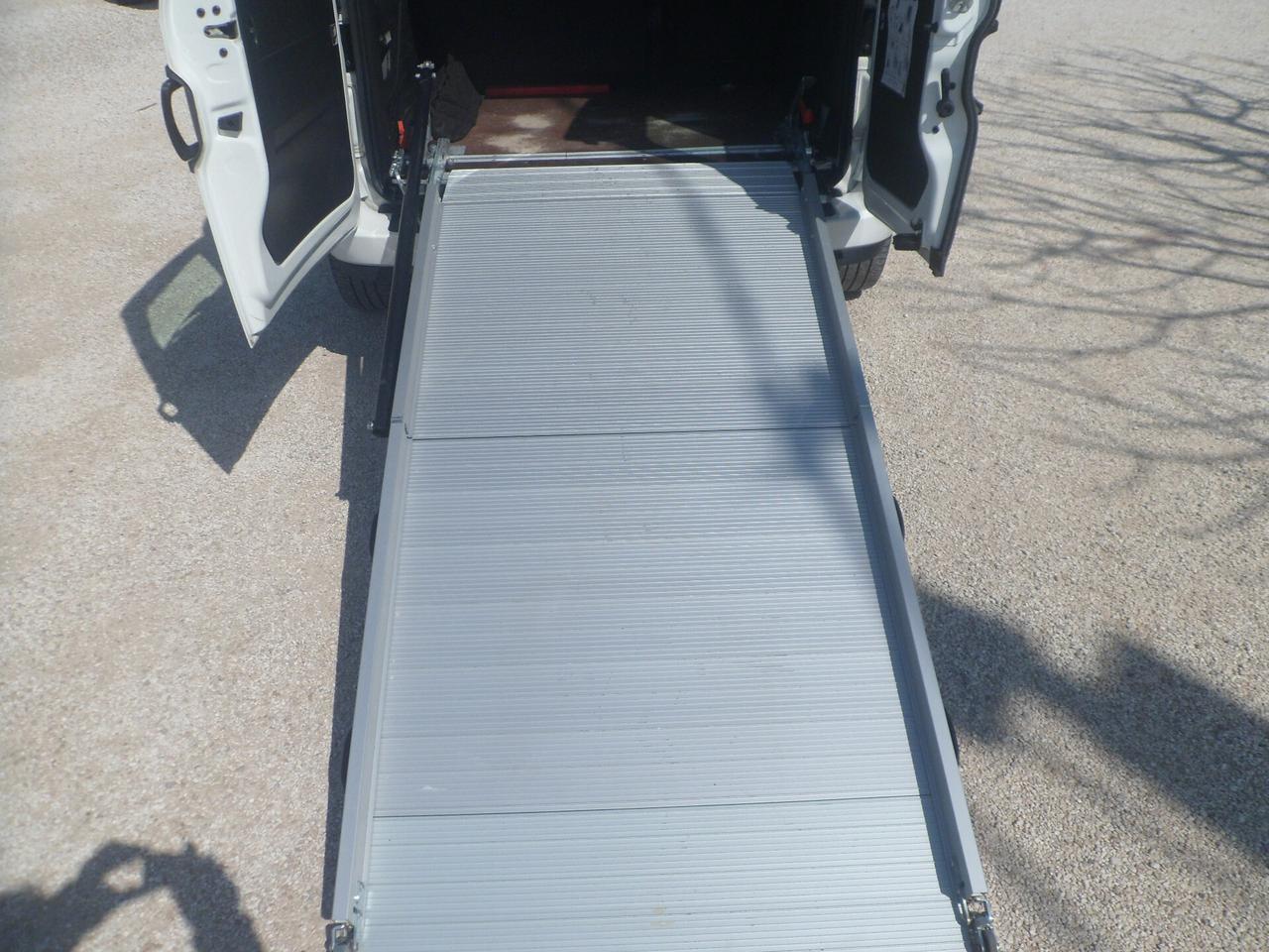 Fiat Doblo 5 posti autocarro