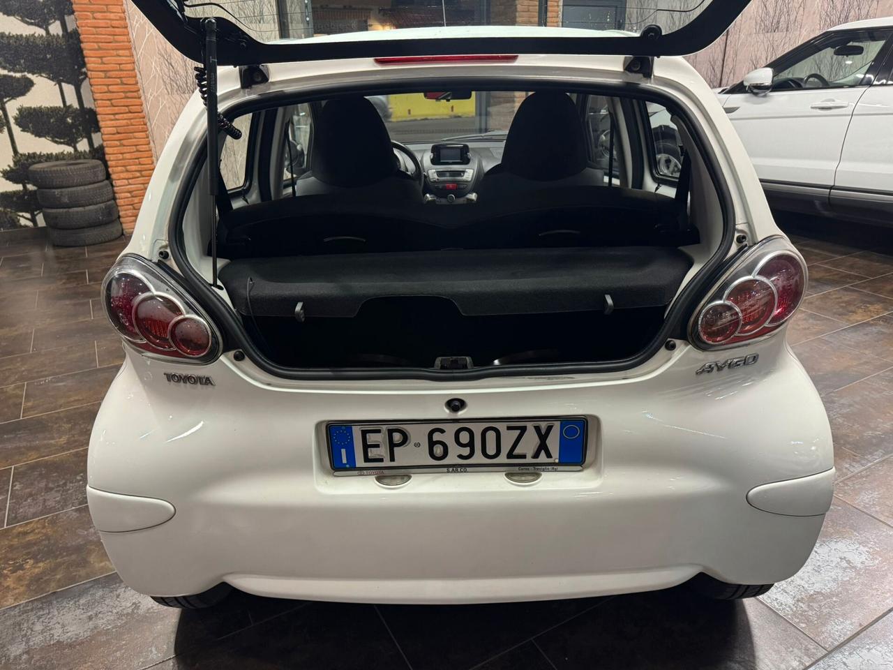 Toyota Aygo 1.0 12V VVT-i 5 porte Active Connect