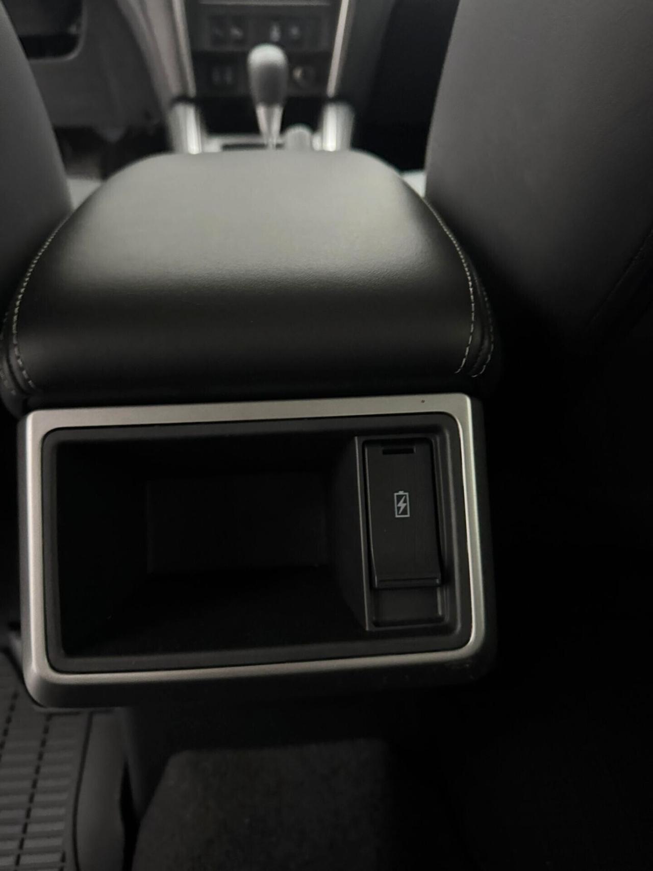 Mitsubishi L200 2.3 D Double Cab 4x4 Super Select Diamond aut.