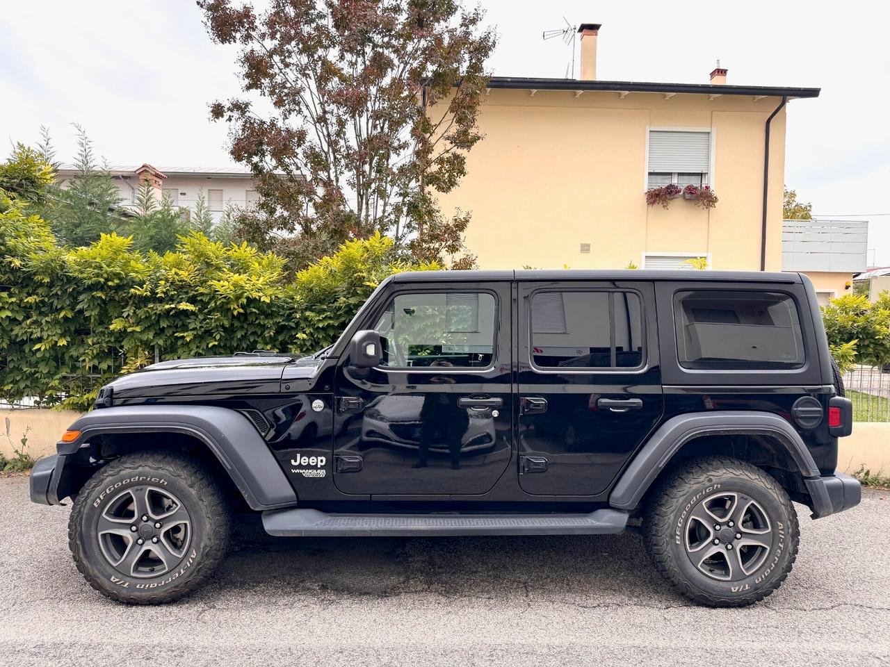 Jeep Wrangler Unlimited 2.0 Turbo Sport auto 272cv HARD TOP E SOFT TOP