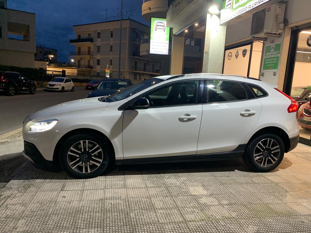 Volvo V40 Cross Country D2 Business Plus