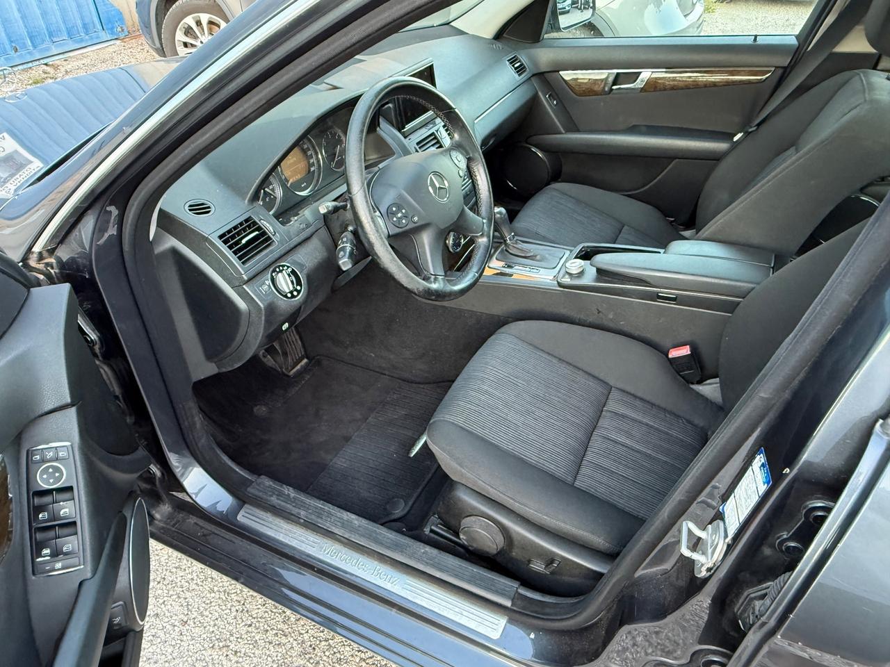 Mercedes-benz C 220 CDI BlueEFFICIENCY Avantgarde
