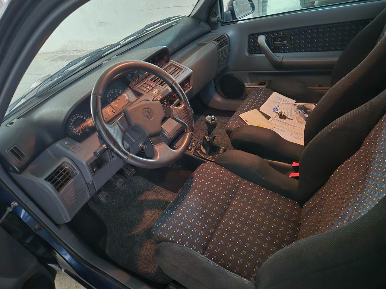 Renault Clio 1.8i 16V