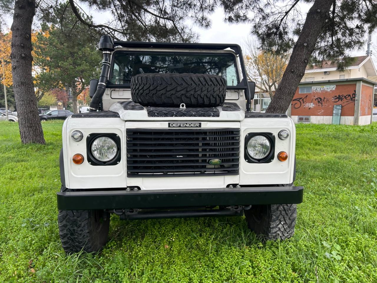 Land Rover Defender Safari