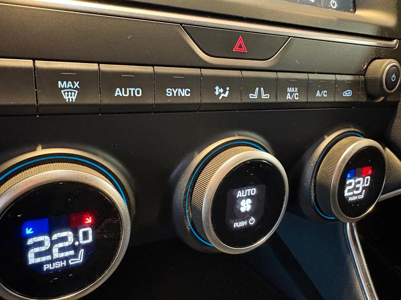 Jaguar E-Pace R-DYNAMIC S 2.0D AWD aut.