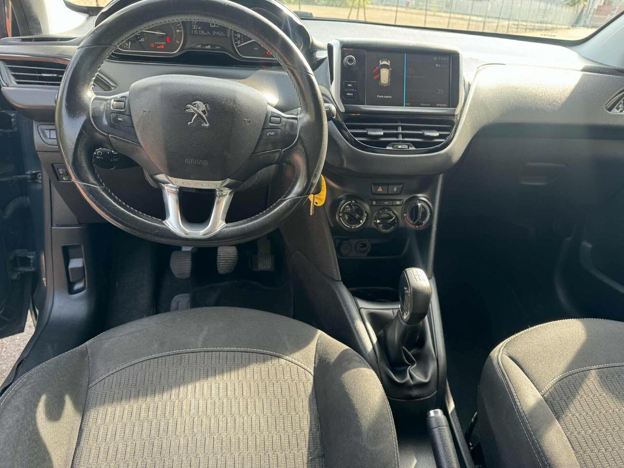 Peugeot 208 Anno 2019 1.2 Benz CARROZZERIA DA VISIONARE