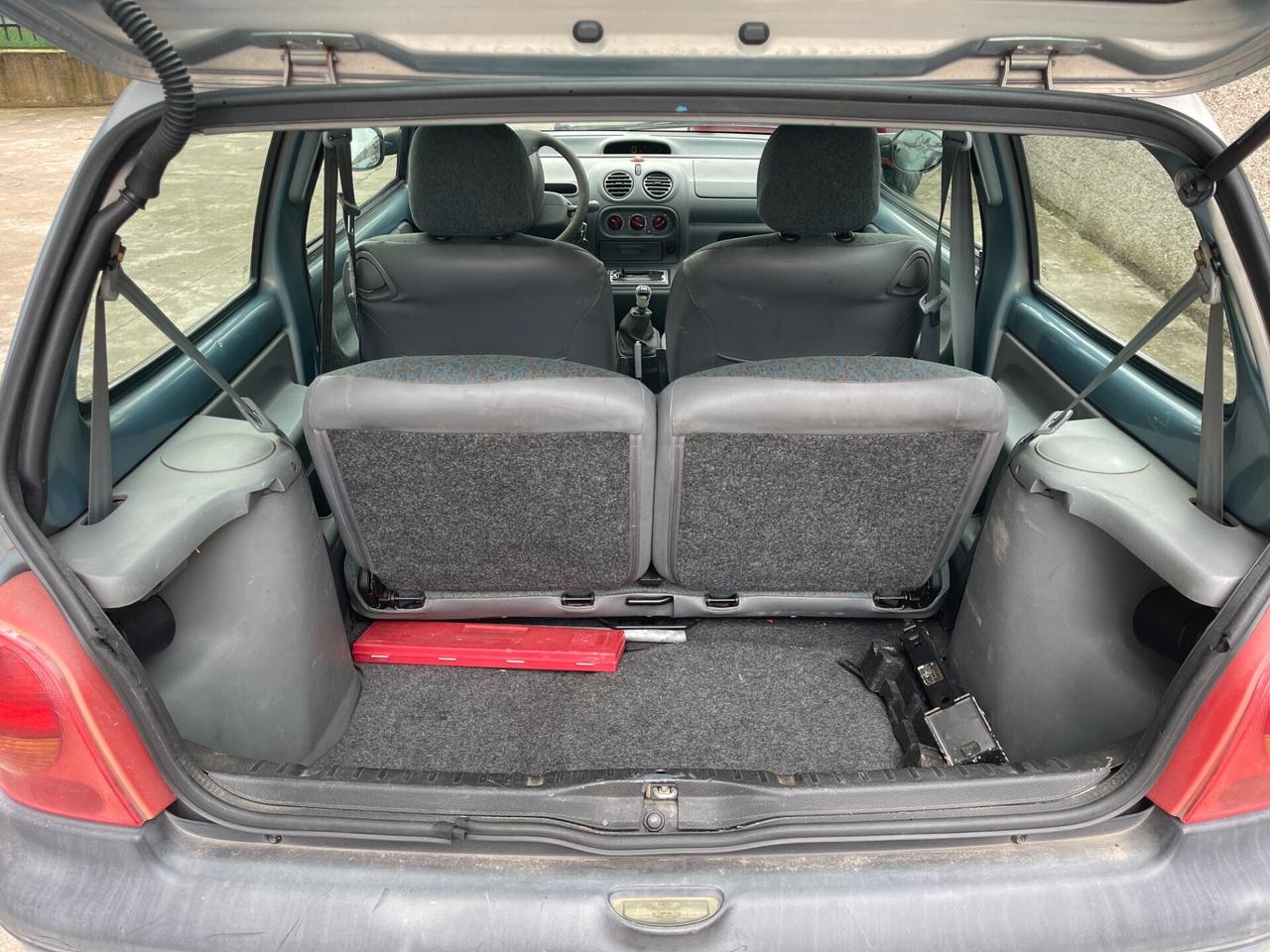 Renault Twingo 1.2i benzina neopatentati