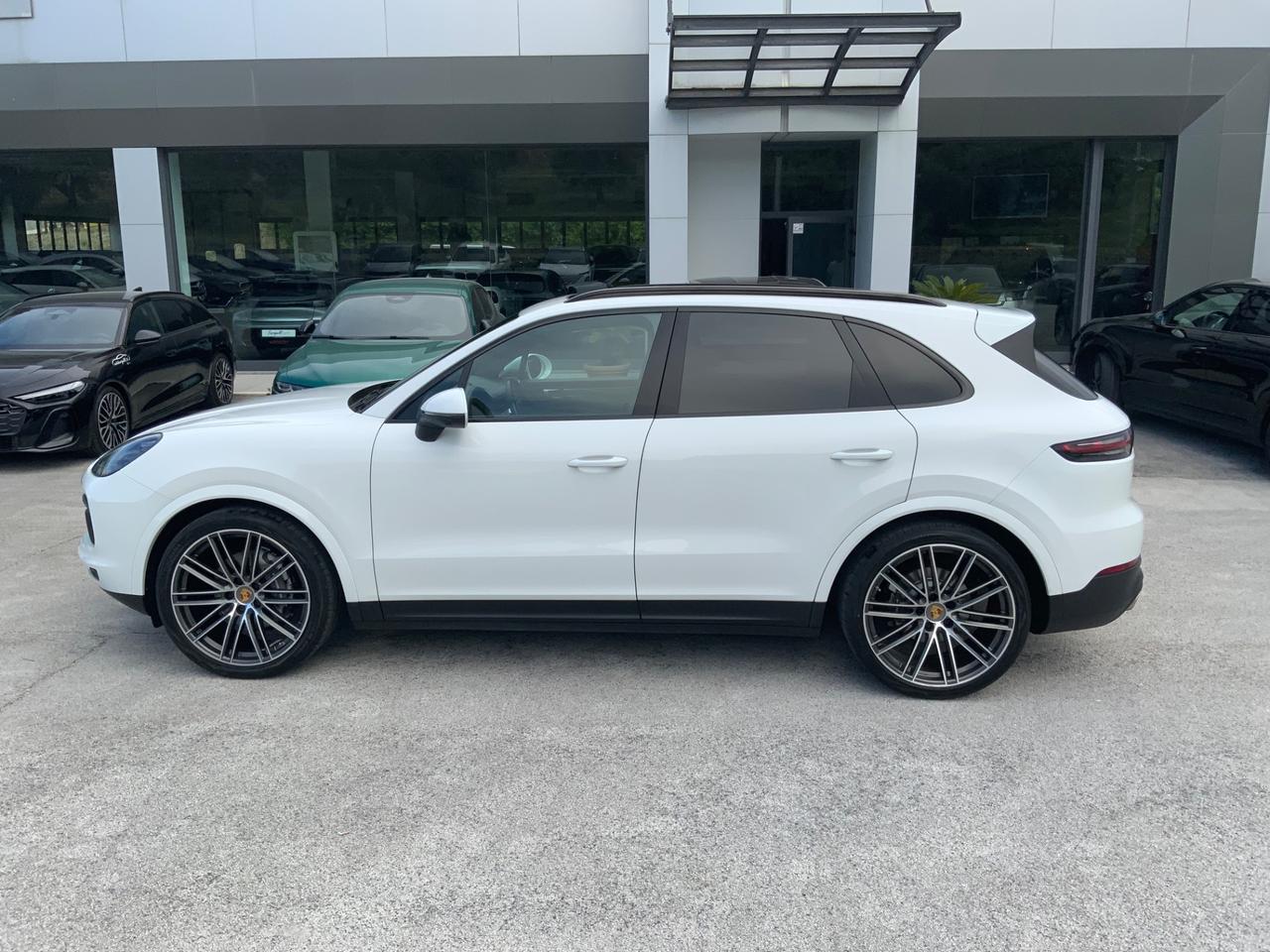 Porsche Cayenne 3.0 V6 TETTO.SOSP.MATRIX.CERCHI22.SED VENT..FULL